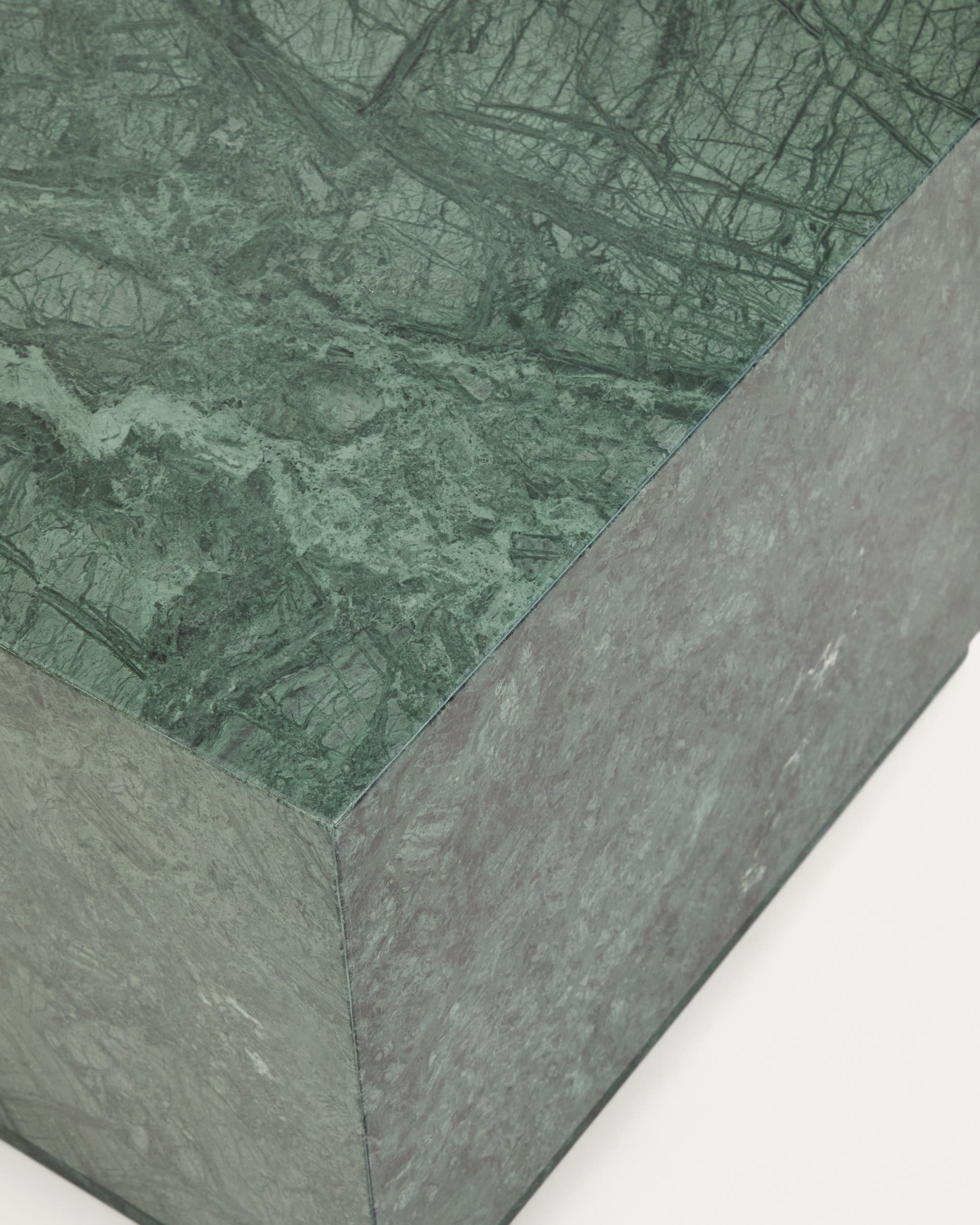 Sorein side table in green marble 50 x 50 cm