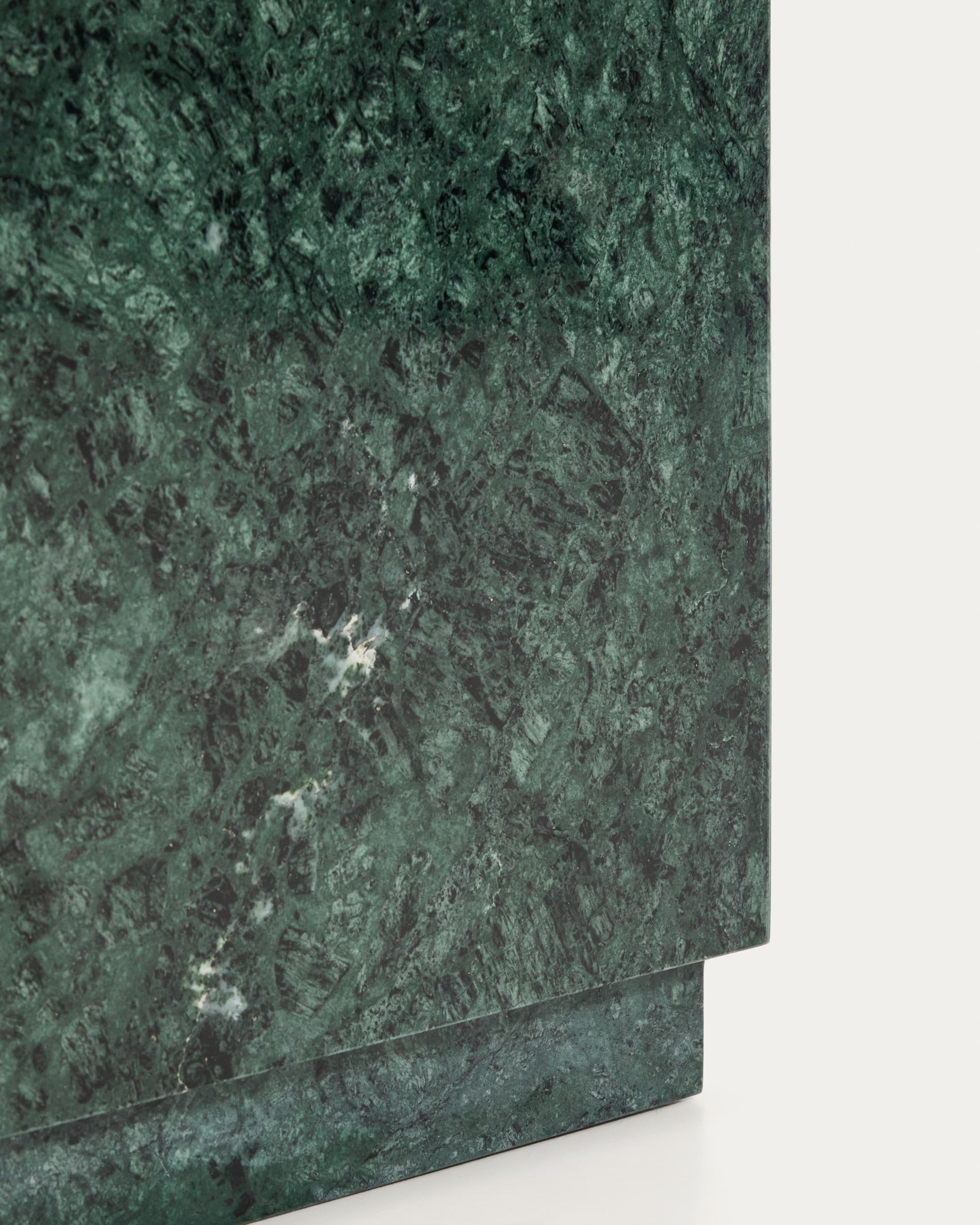Sorein side table in green marble 50 x 50 cm
