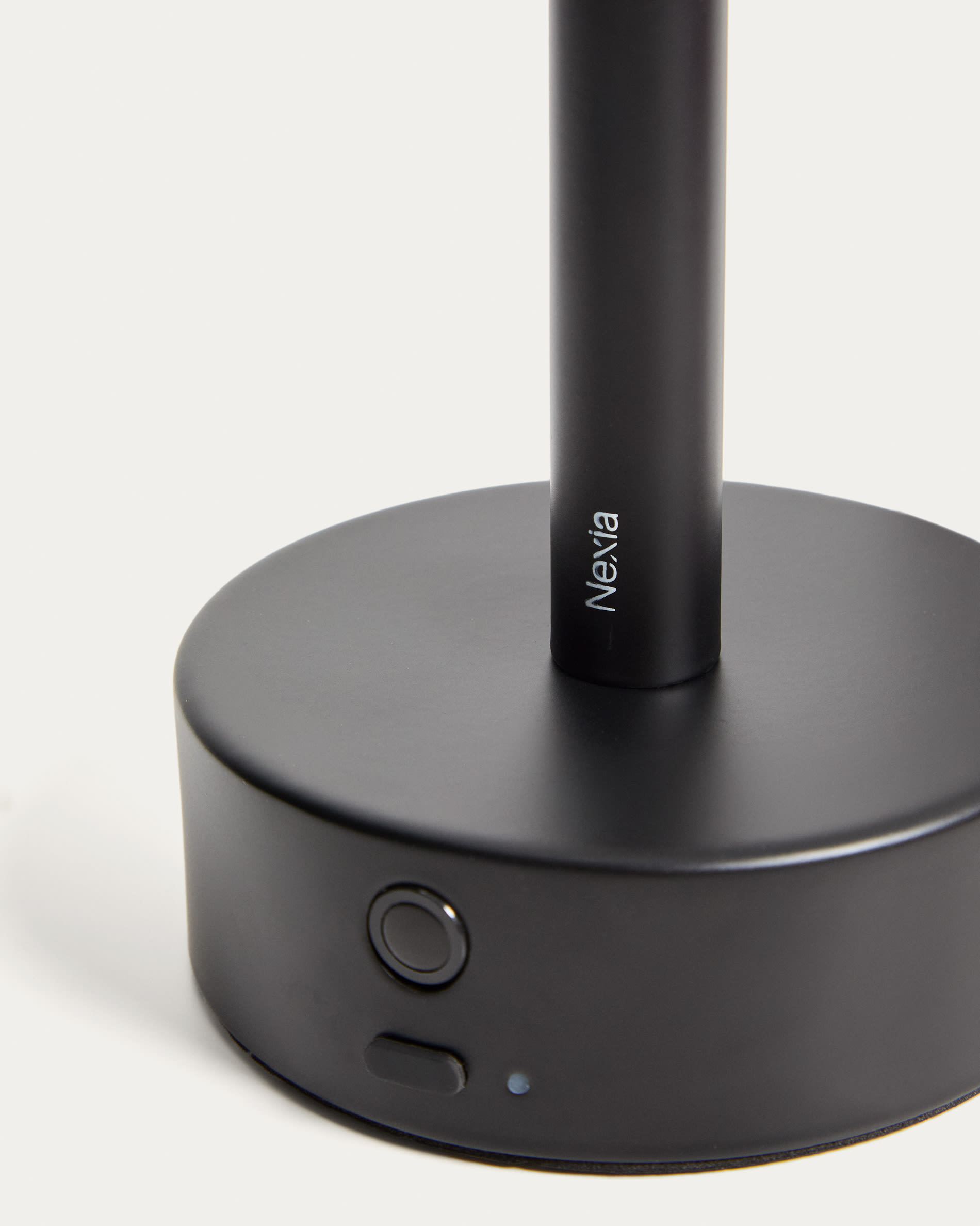 Bow black aluminium portable table lamp