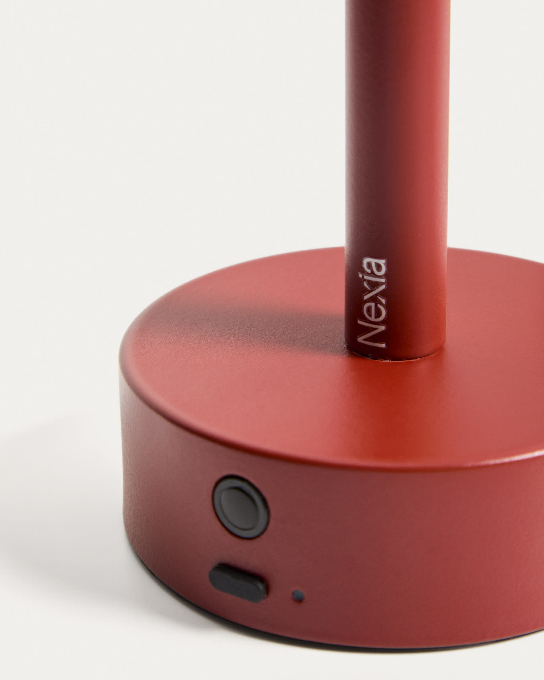 Bow red aluminium portable table lamp