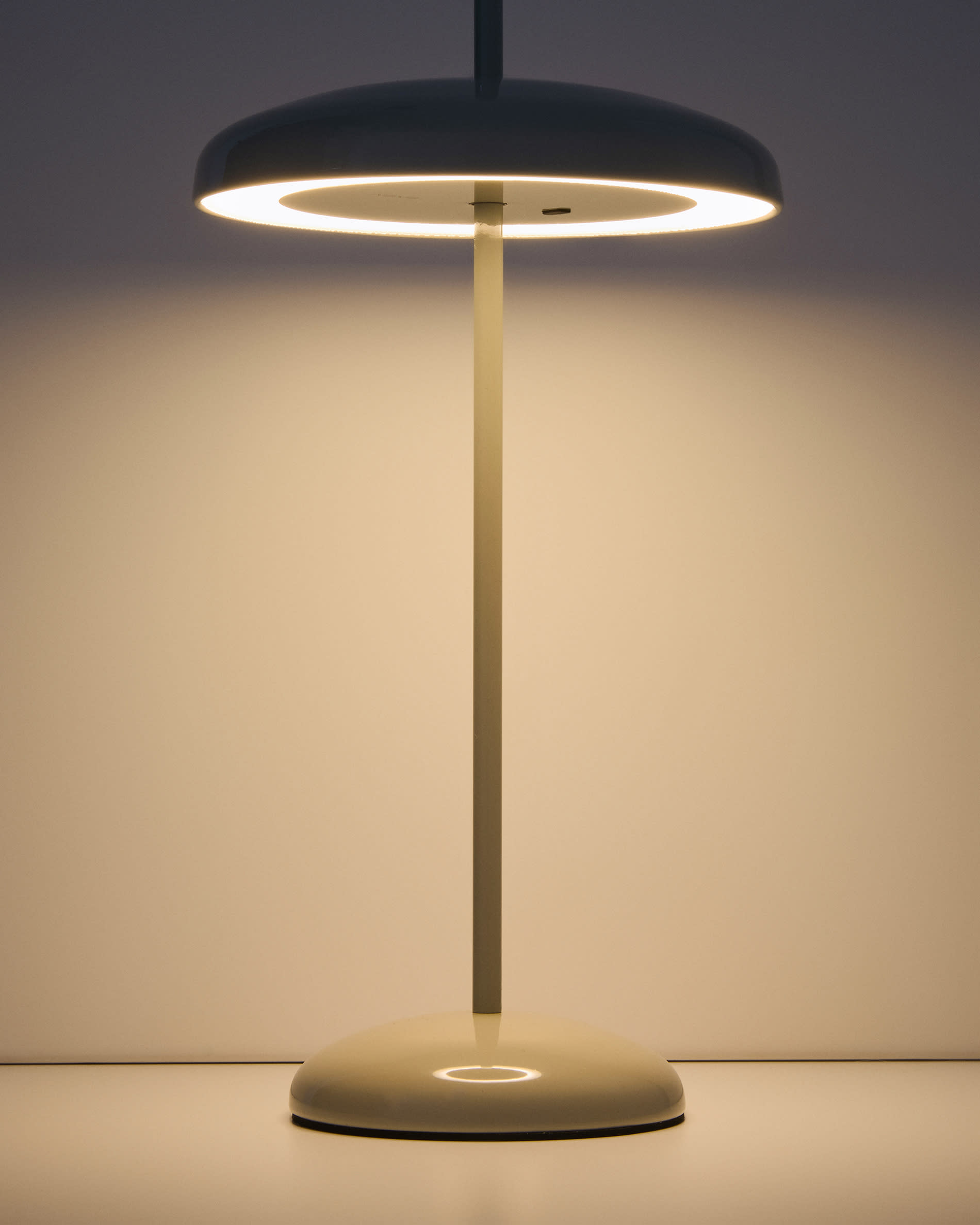 Porte light grey aluminium portable table lamp