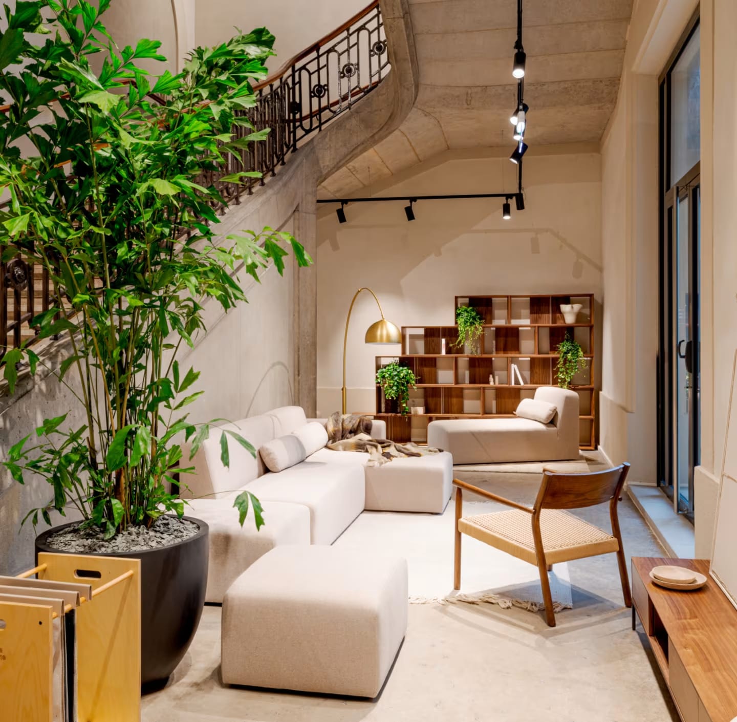 https://d.media.kavehome.com/image/upload/v1753955554/cms/img-landing-inspo-store-01.avif