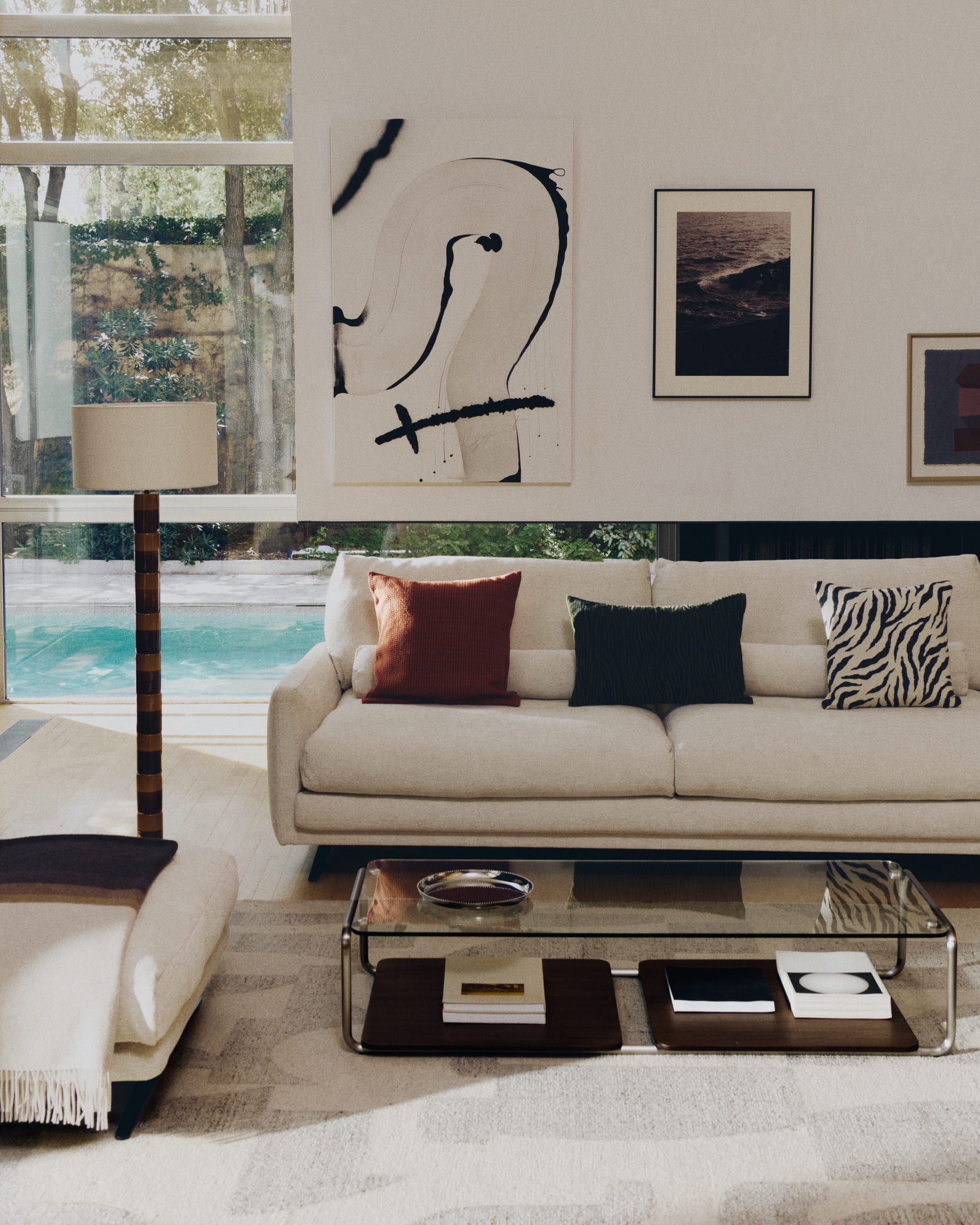 Veliro beige chenille 2-seater sofa with black steel legs 210cm FSC Mix Credit