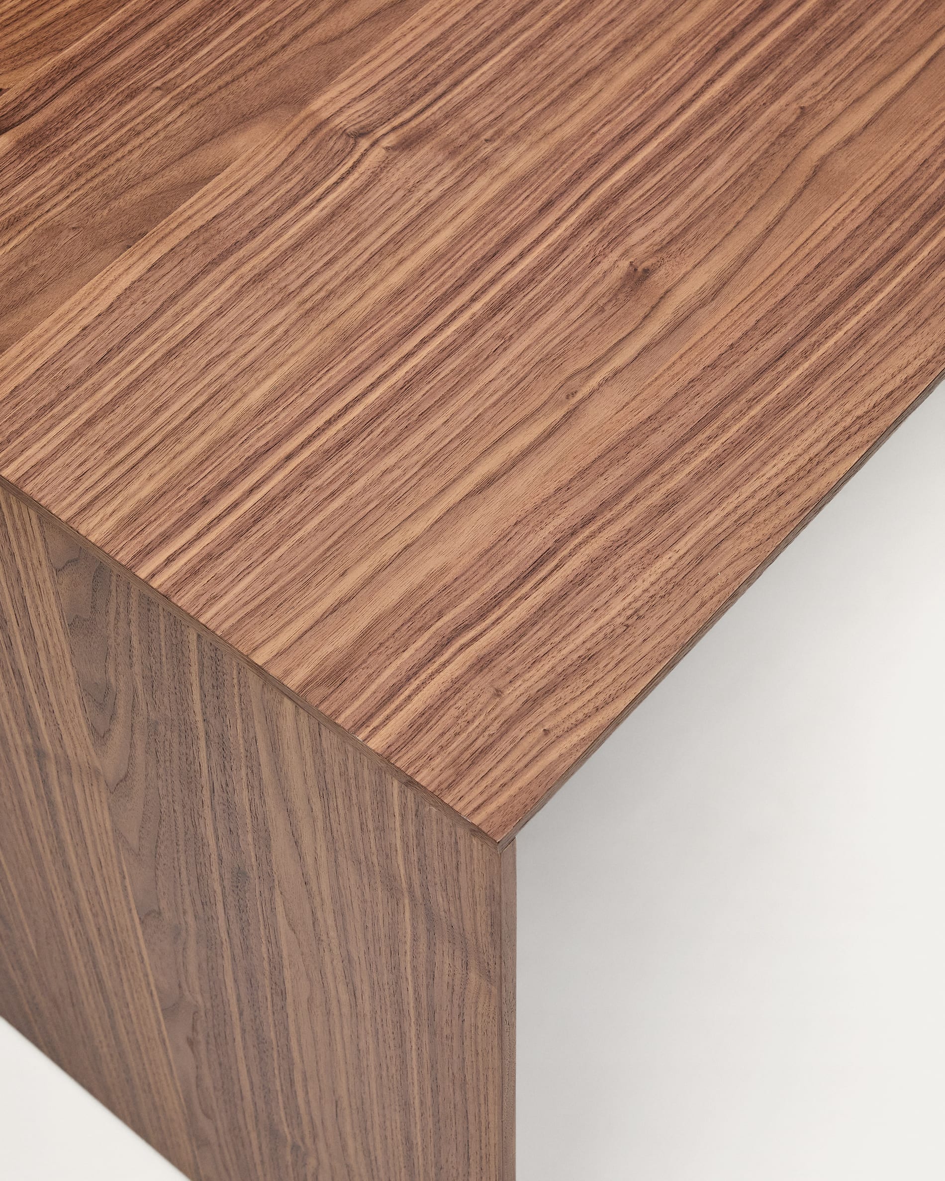 Litto work desk in walnut veneer FSC Mix Credit 140 x 60 cm