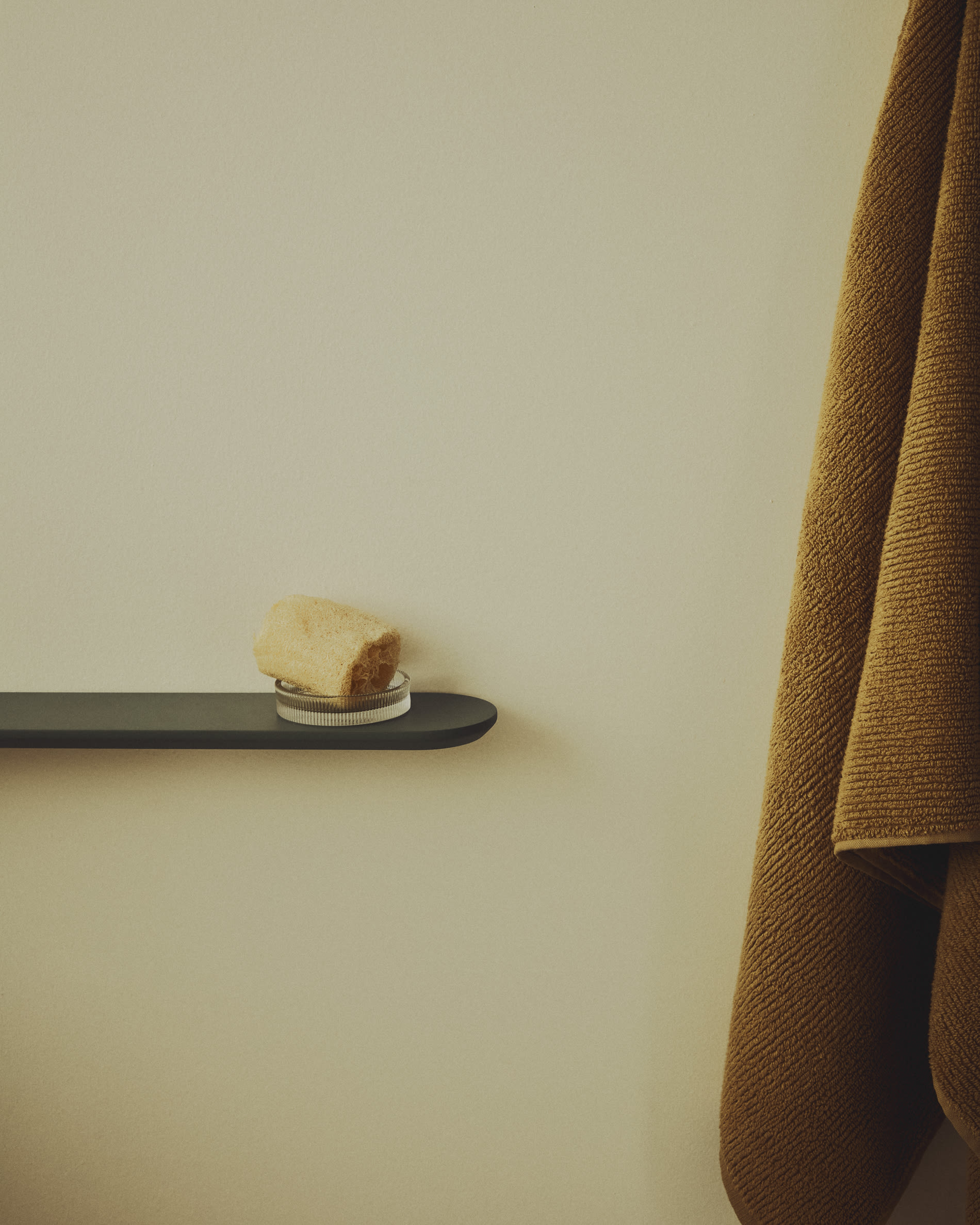 Arely set of 2 shelves in MDF with green lacquer finish 35 cm/55 cm