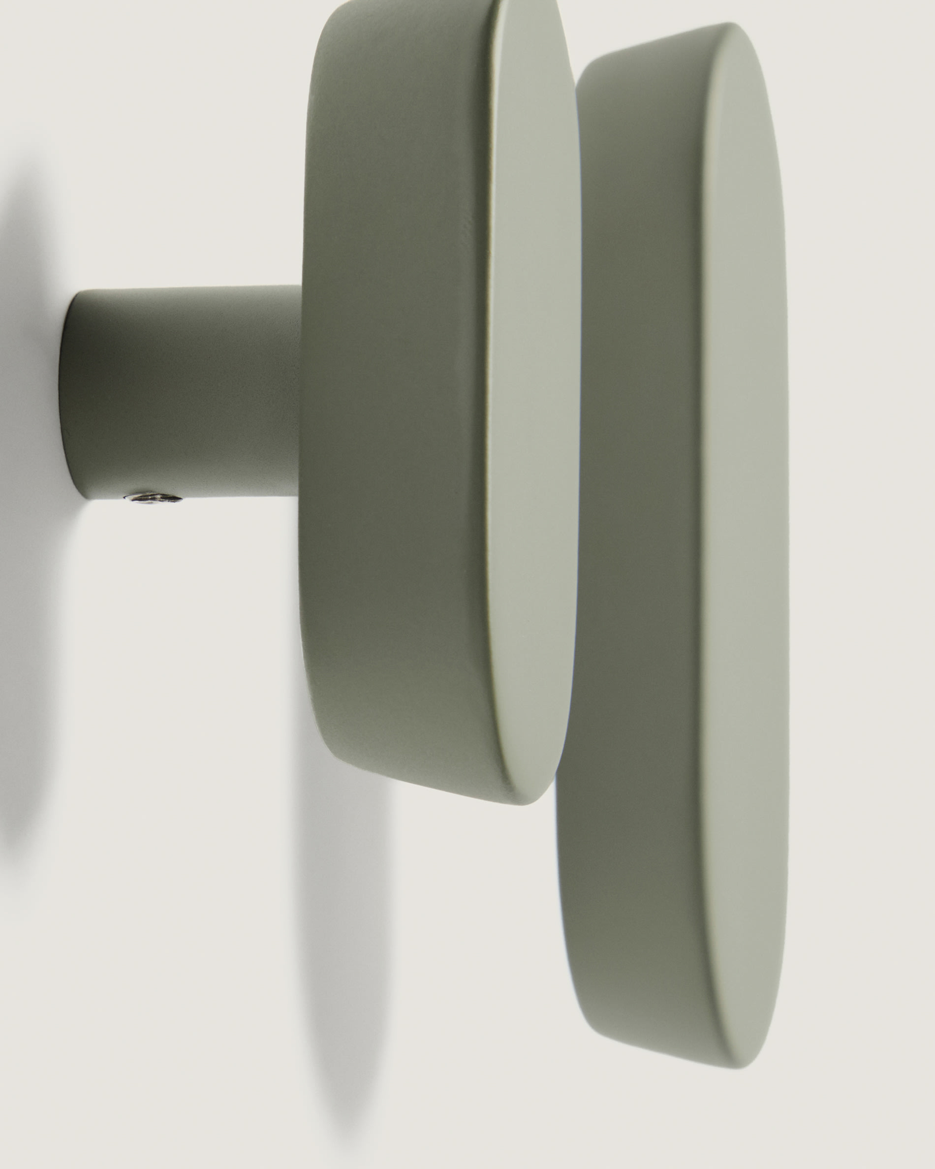 Arely set of 2 solid beech wood hangers with green lacquer finish 6.5 cm/10 cm