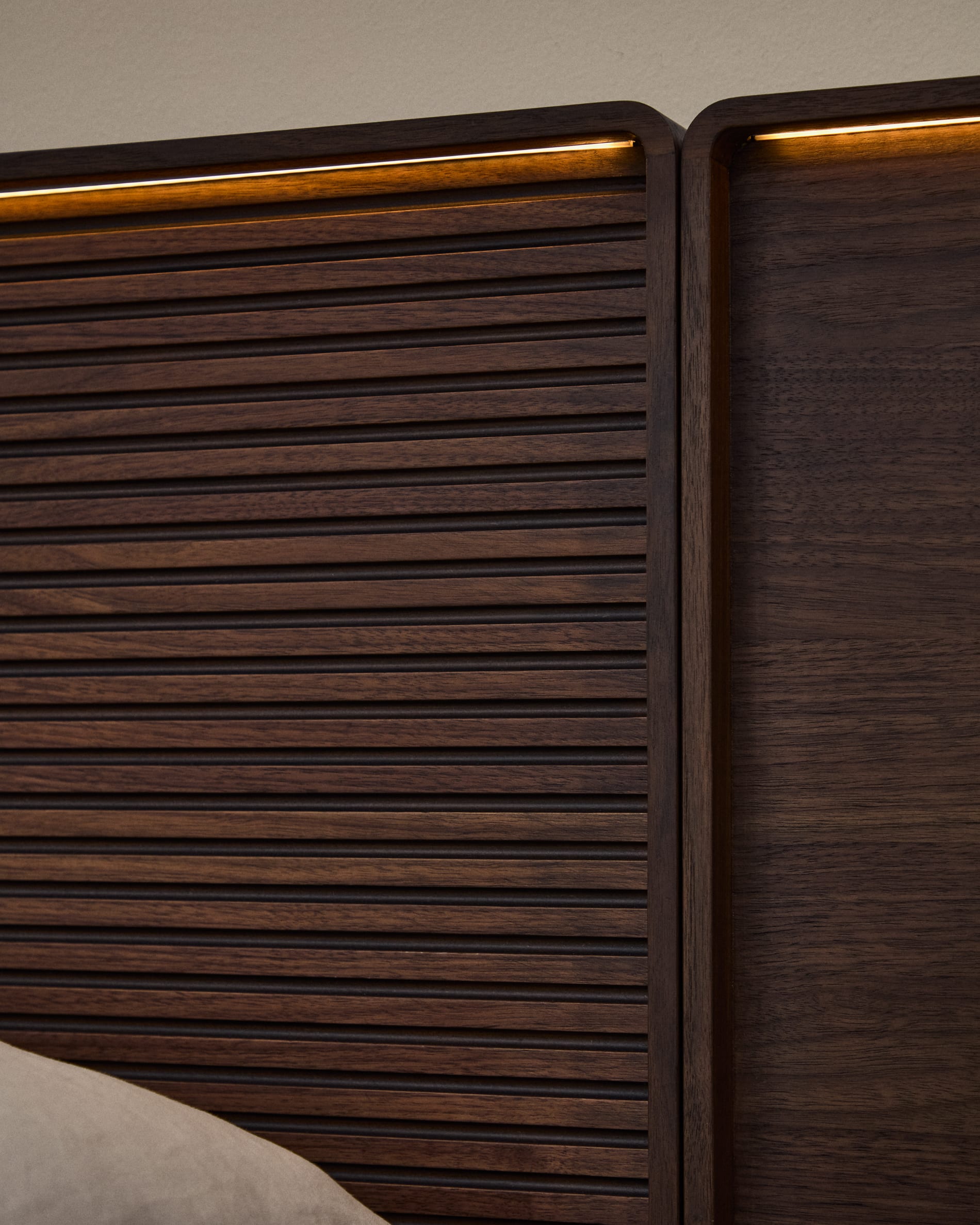 Norlen bed in walnut veneer with dark finish and LED light for 180 x 200 cm mattress FSC Mix Credit