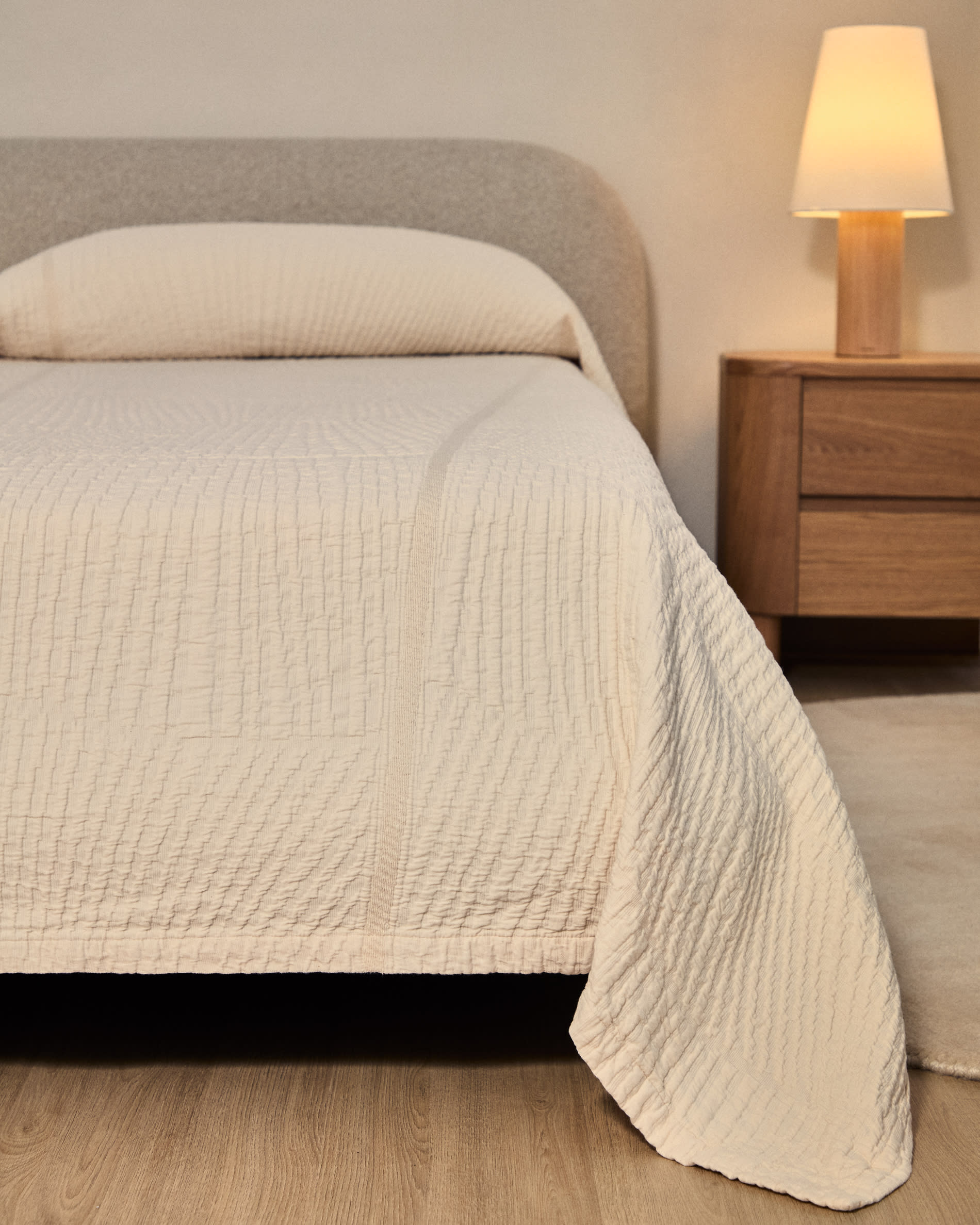 Odina ecru bouclé bed with removable cover and solid ash wood legs with natural finish for 160 x 200cm mattress