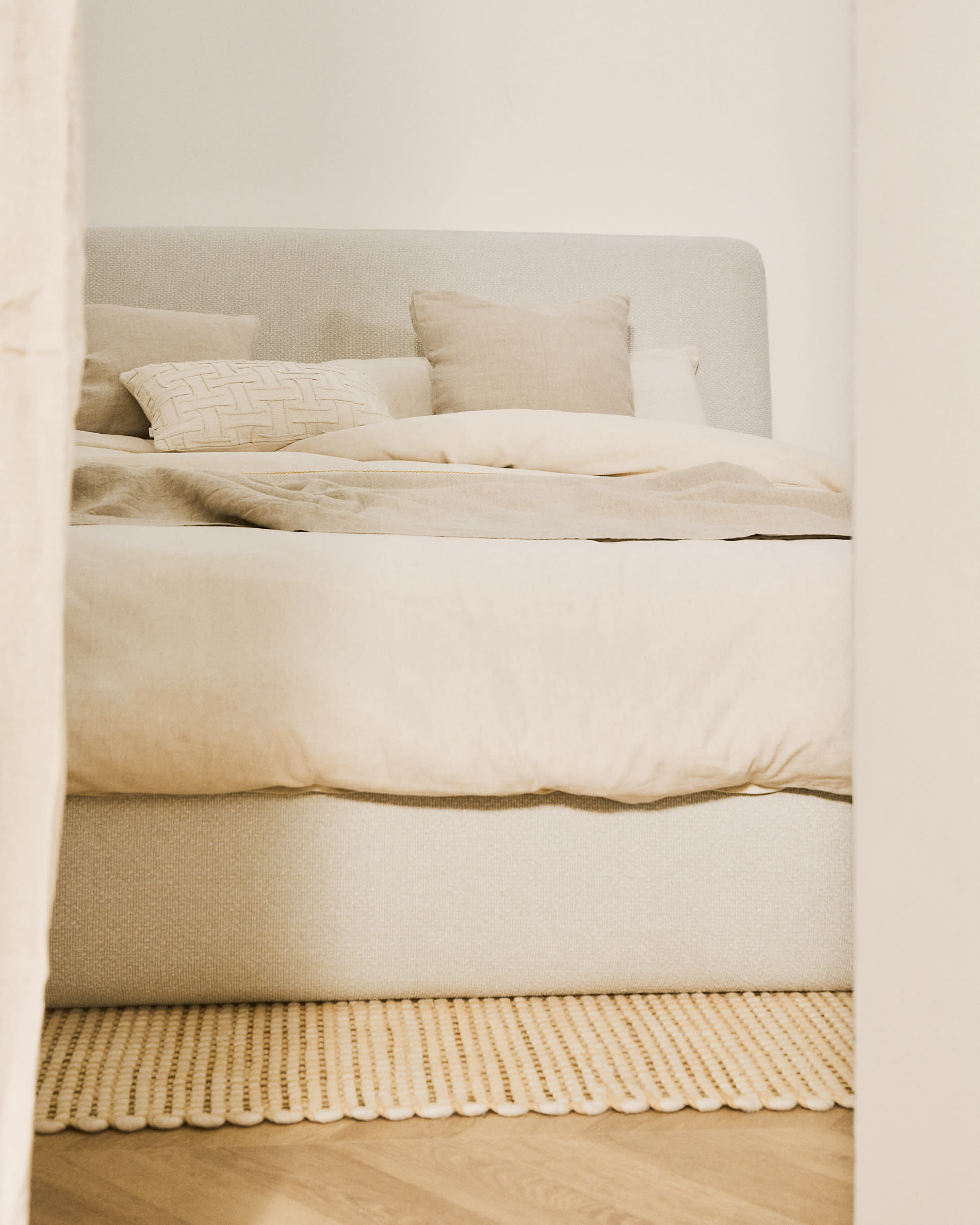 Martina bed with removable cover in ecru chenille for mattress 180 x 200cm