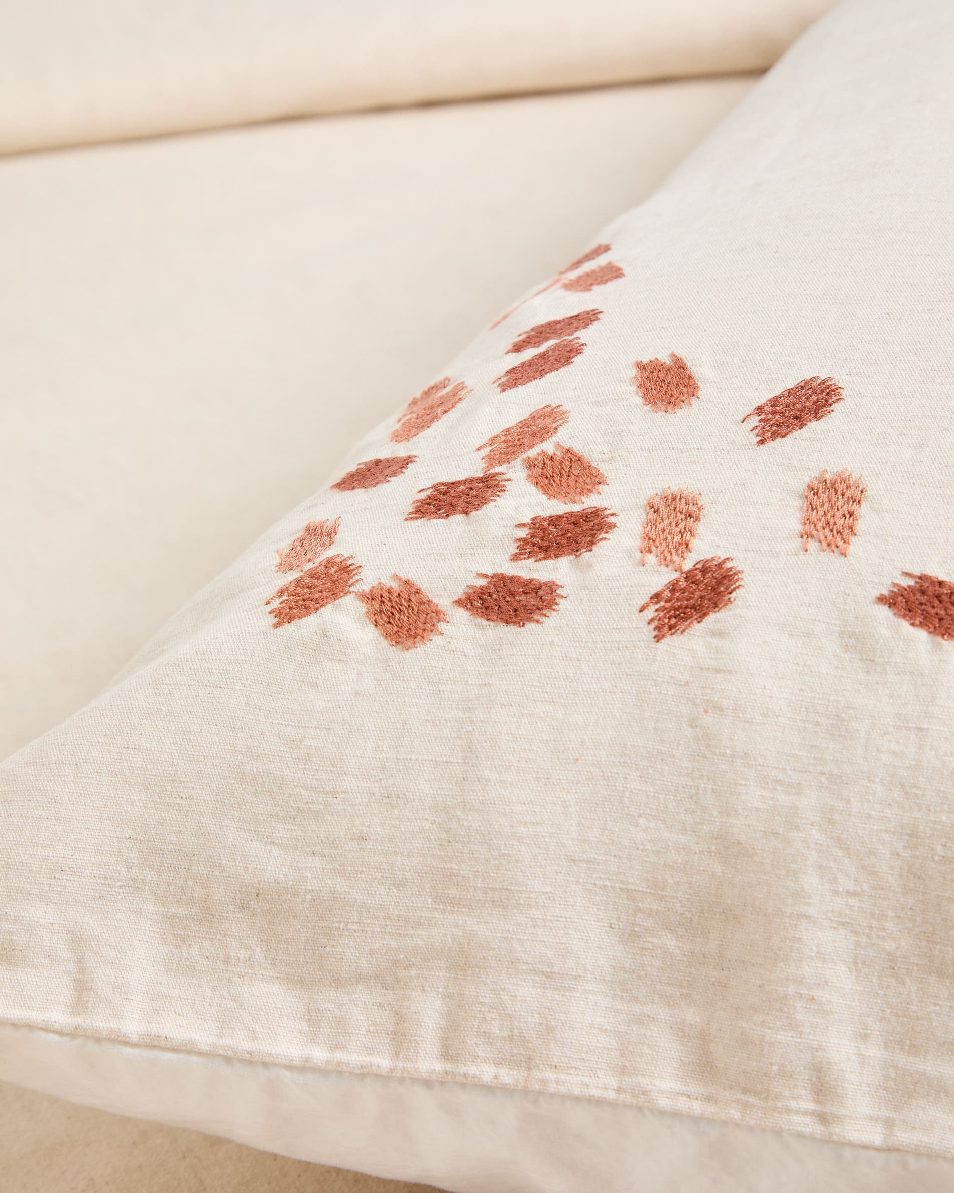 Virelda duvet cover and pillowcase set in beige cotton and linen with embroidered detail for 90cm bed