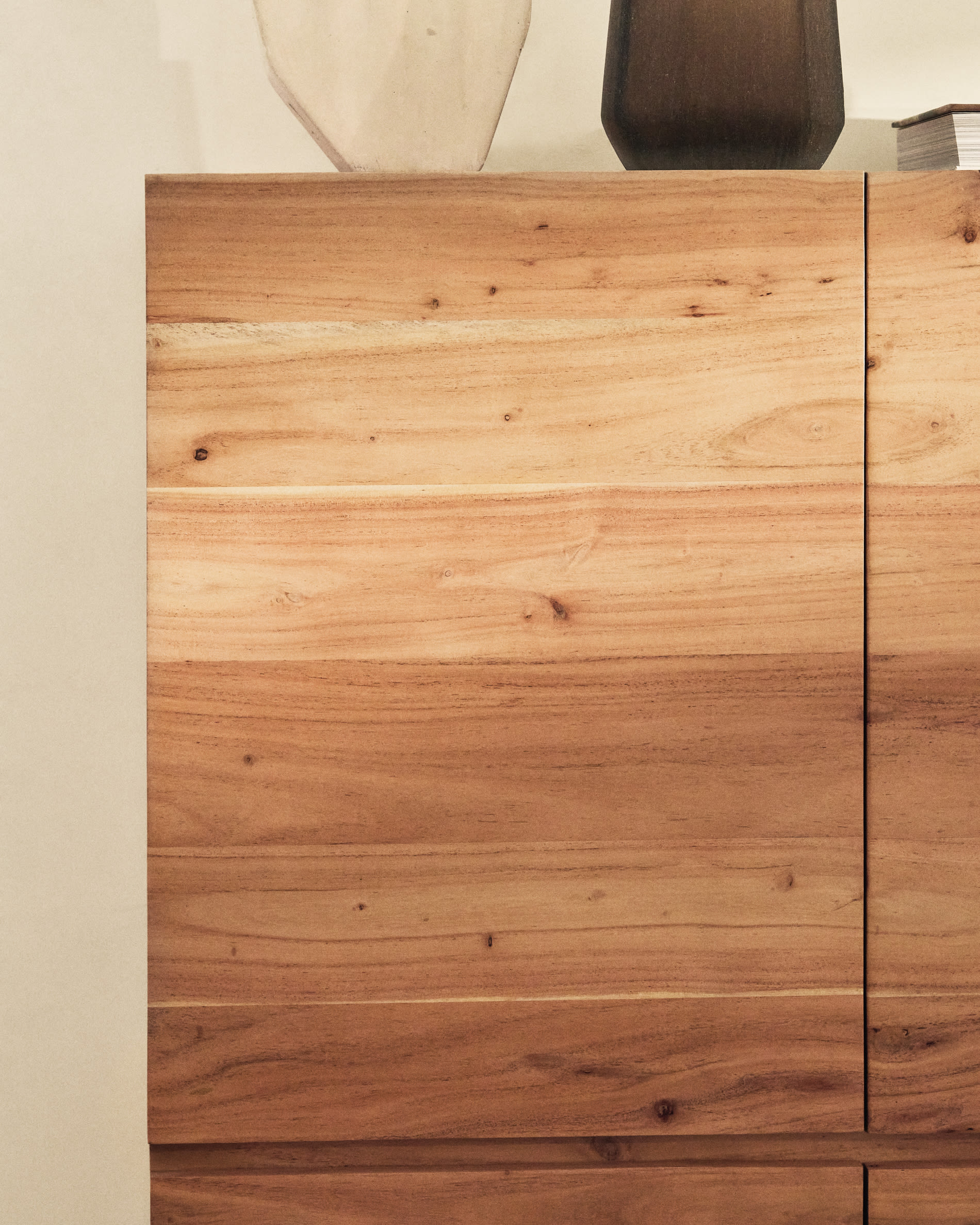 Uxue 4-door tall sideboard in solid acacia wood with bleached finish and black steel 100 x 155cm