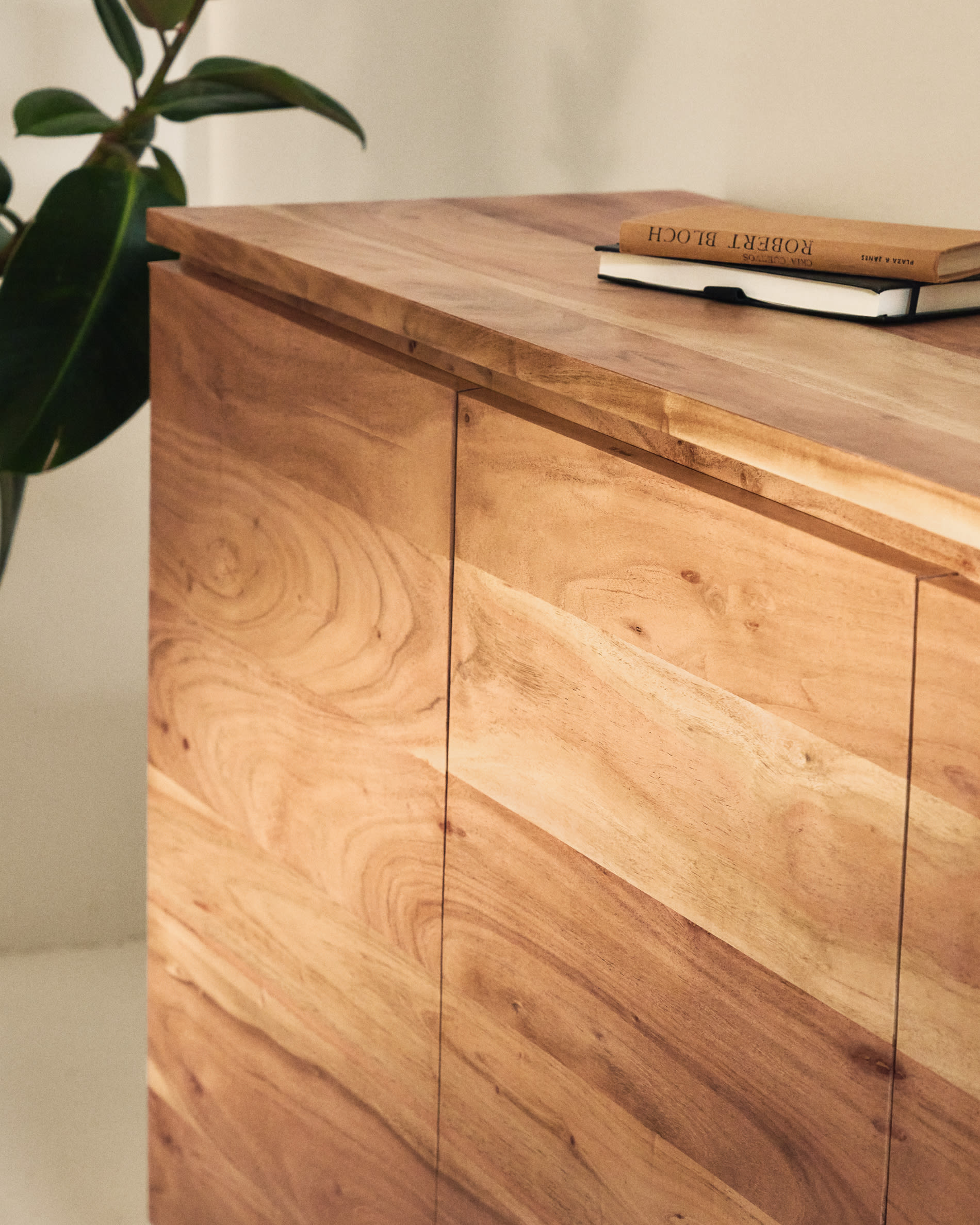 Uxue 4-door sideboard in solid acacia wood with bleached finish 200 x 88cm