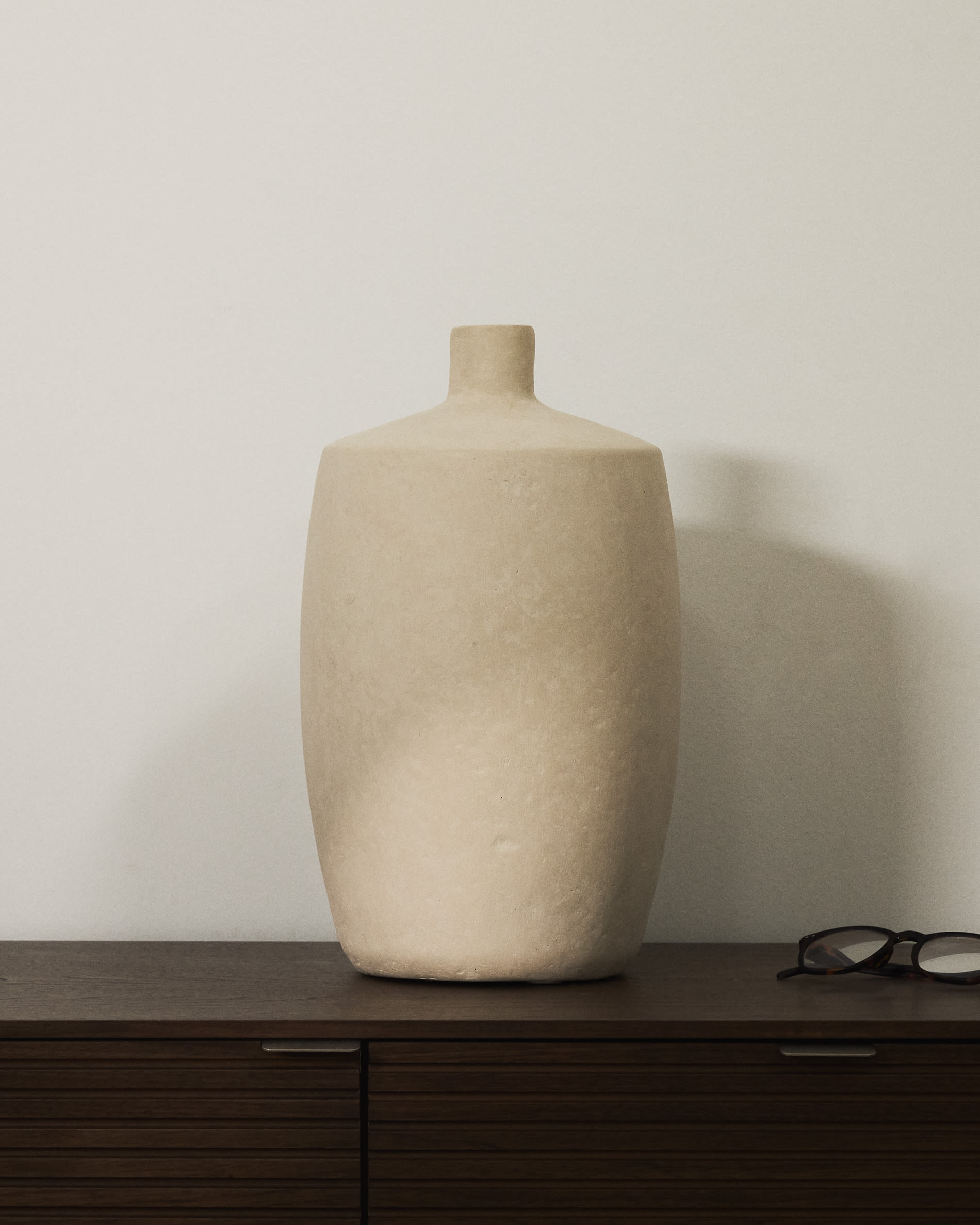 Mireni papier-mâché vase beige Ø 39 cm