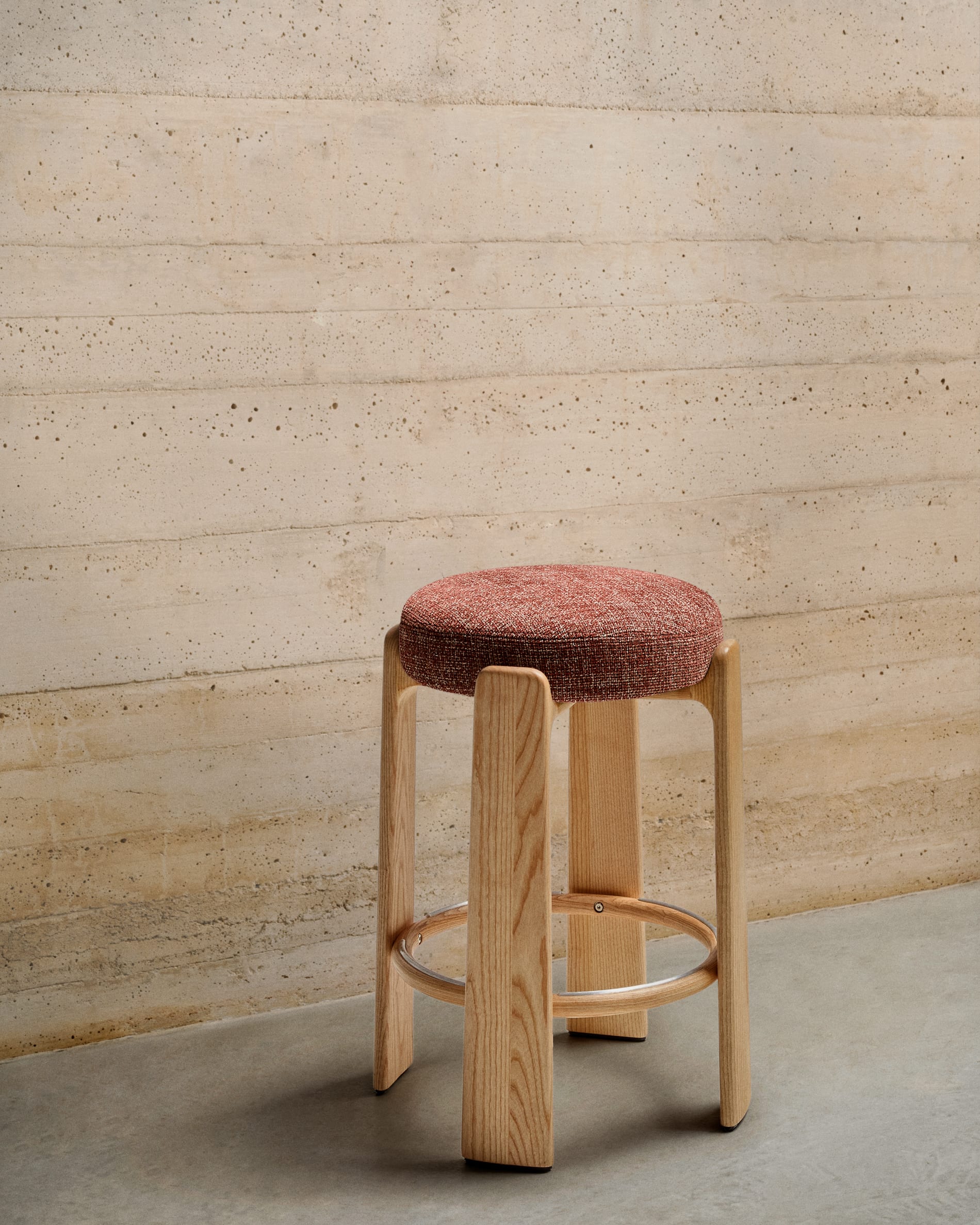 Granite fire-retardant stool in terracotta chenille and solid ash wood with natural finish FSC 100% 75 cm