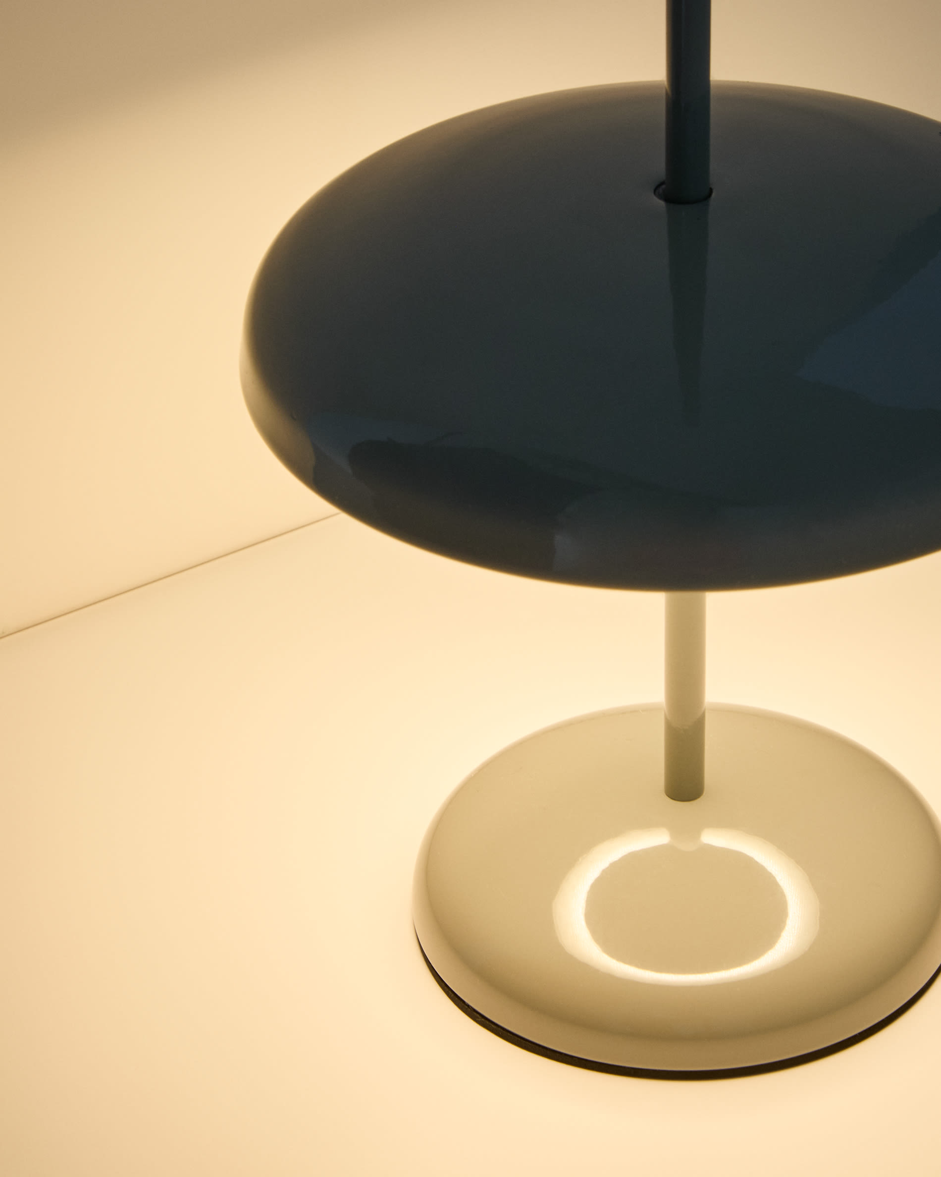 Porte light green metal portable table lamp