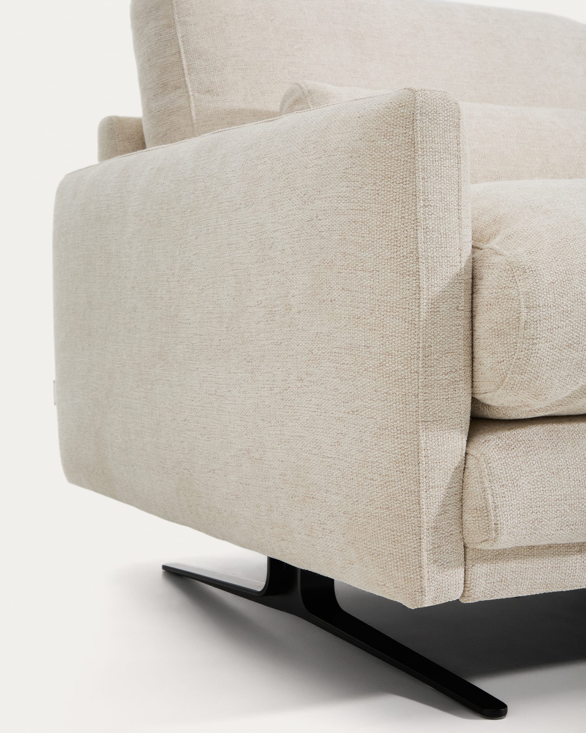 Veliro beige chenille 2-seater sofa with black steel legs 210cm FSC Mix Credit