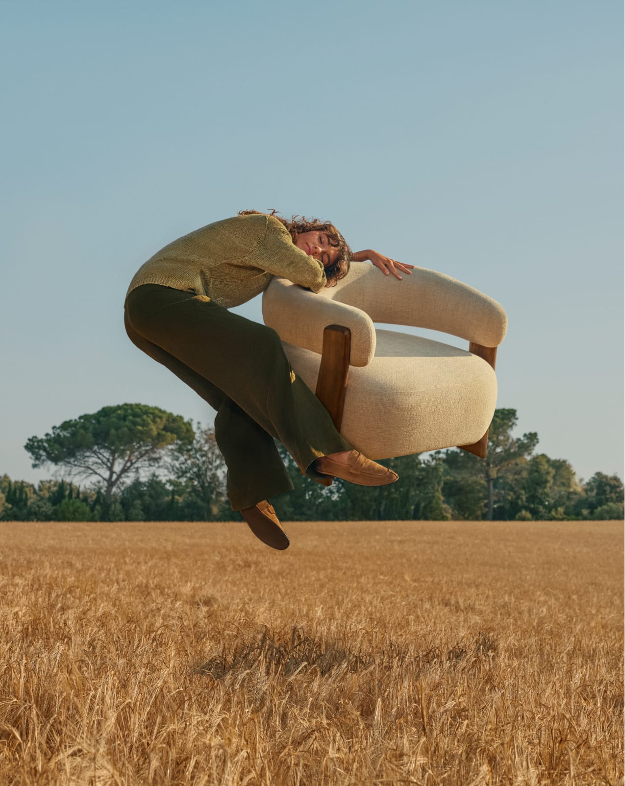 https://d.media.kavehome.com/image/upload/v1756305480/cms/landing-here-to-stay-img-04.jpg