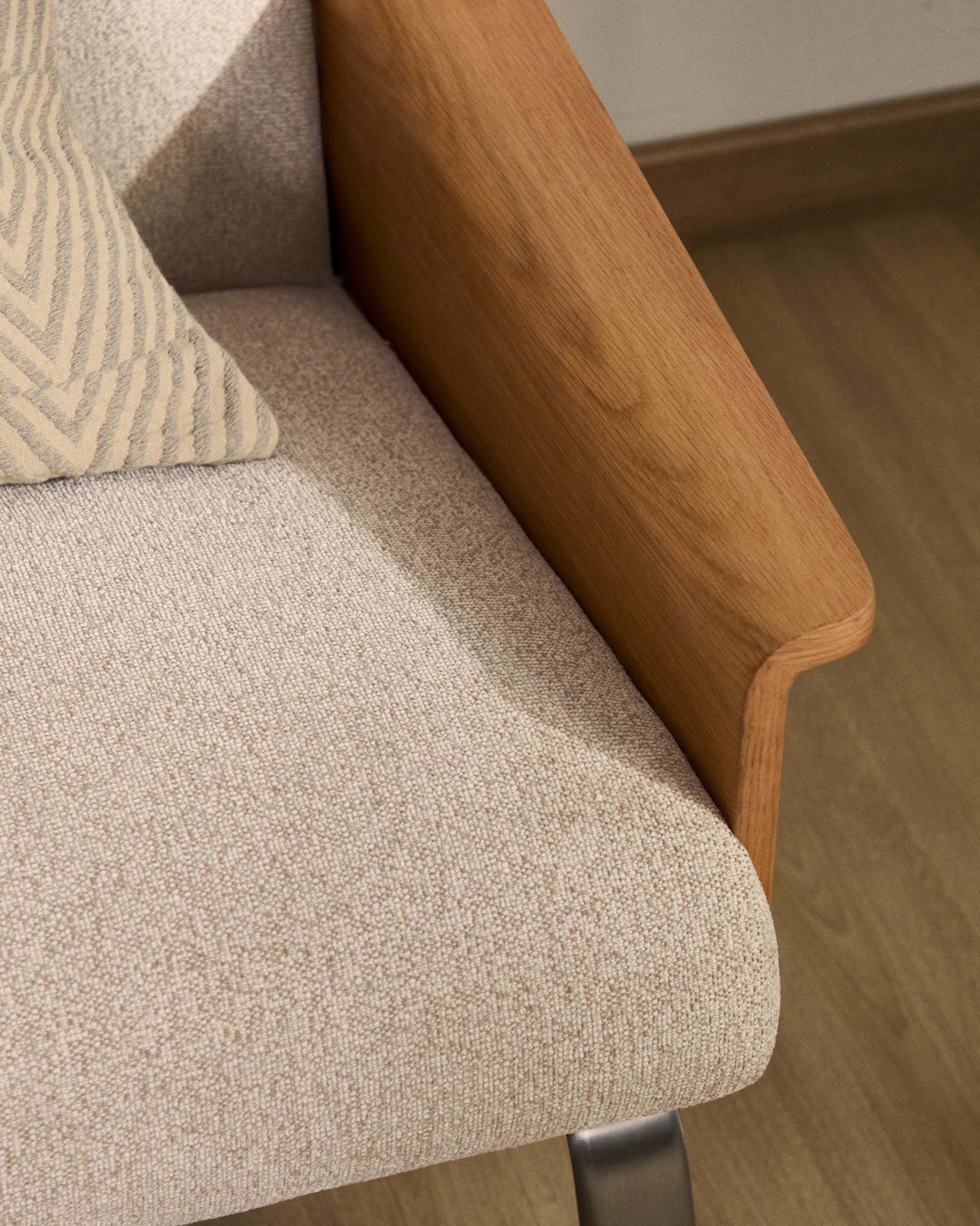 Amsen beige chenille 3-seater sofa in oak plywood with brushed stainless steel legs 205cm