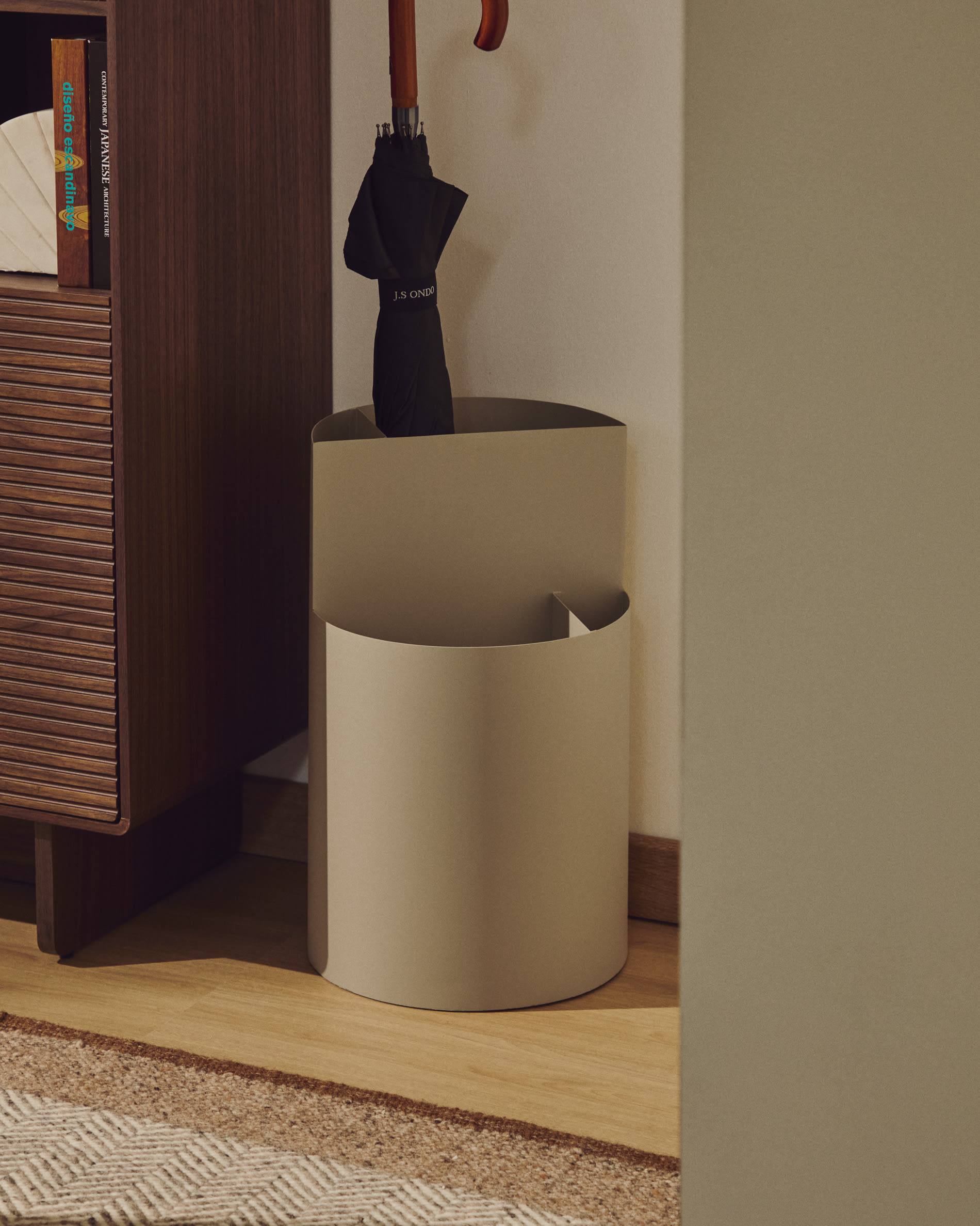 Atin beige metal large umbrella stand