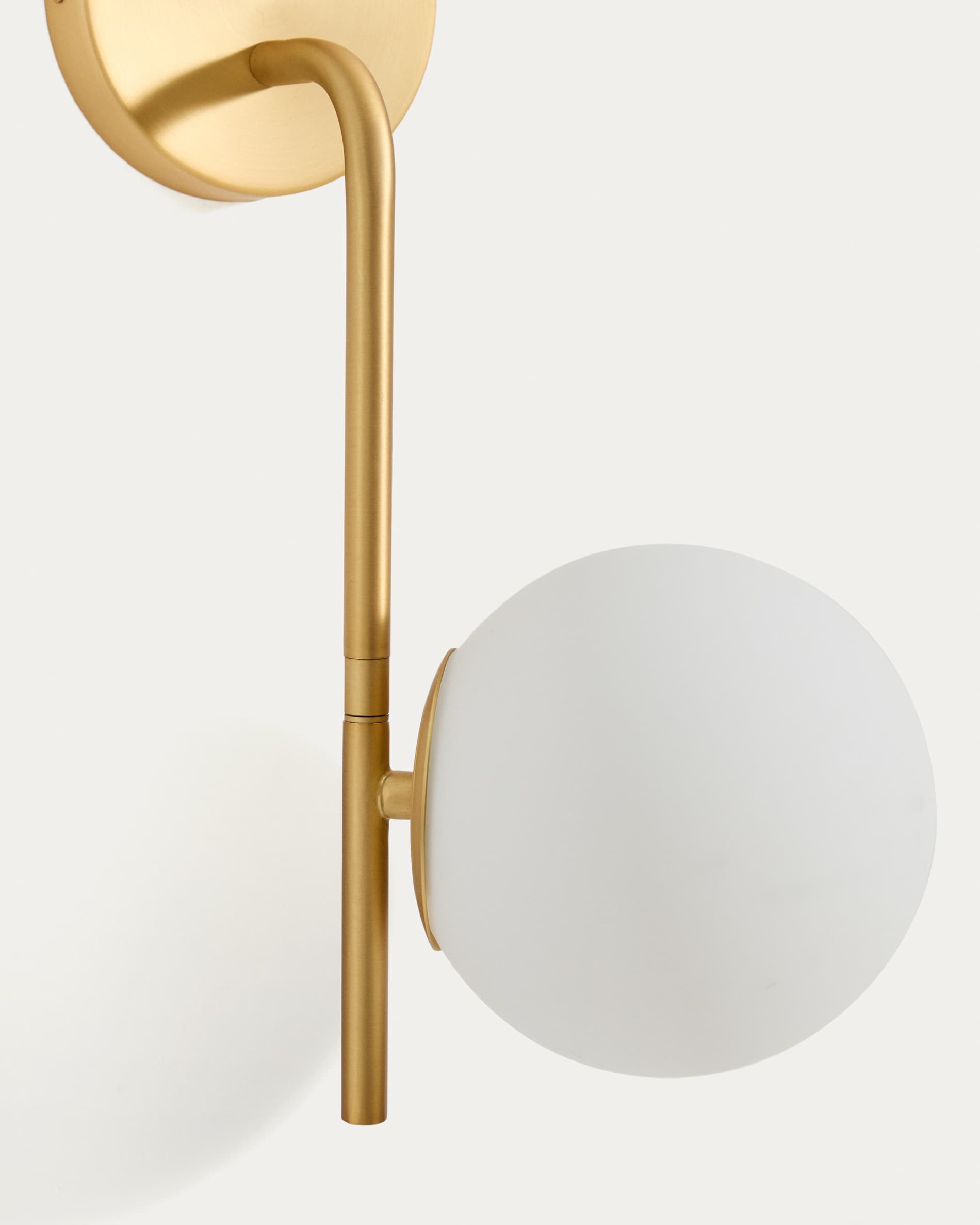 Brisia metal wall lamp with brushed brass finish and 2 frosted glass balls Ø15cm