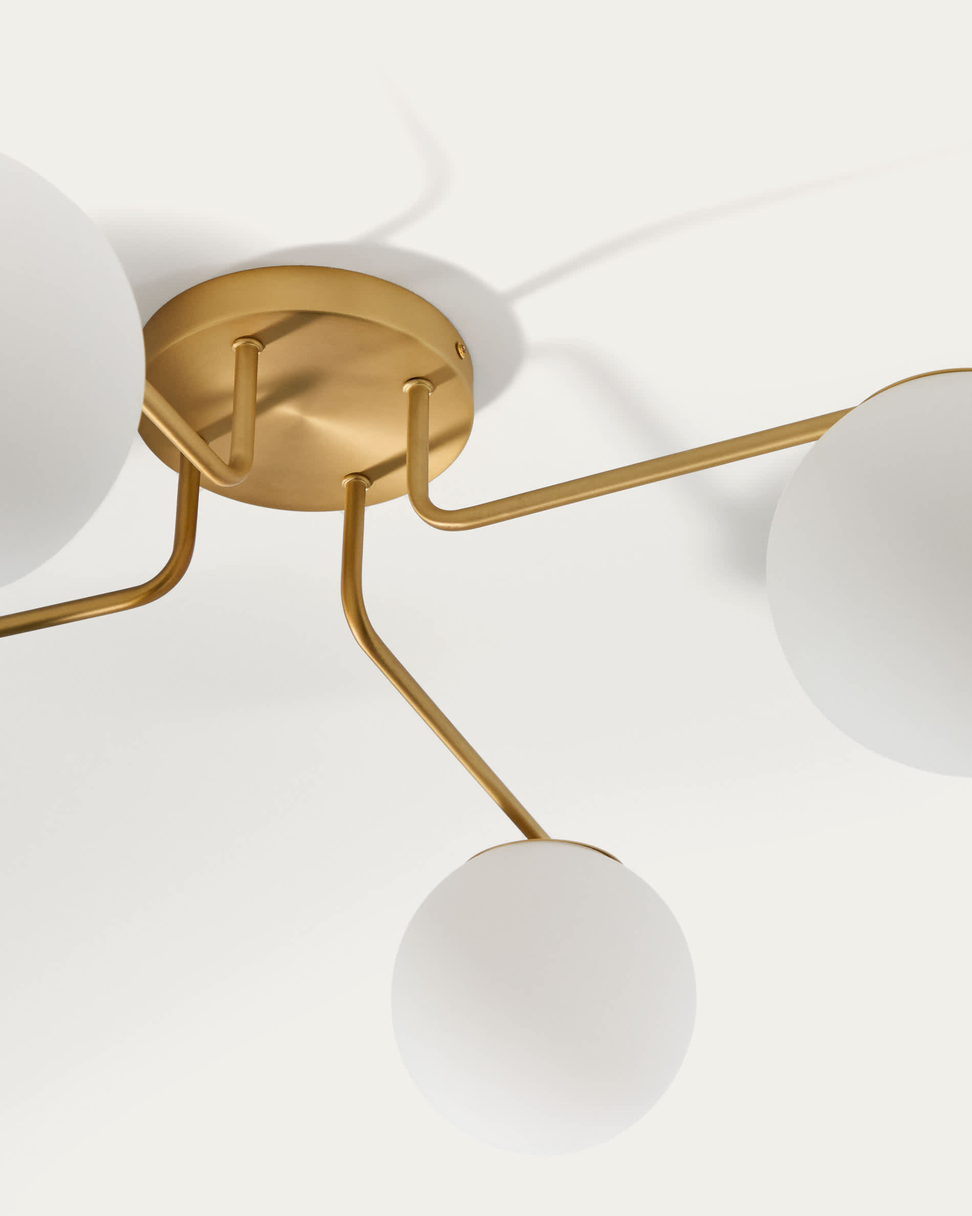 Brisia metal ceiling lamp with brushed brass finish and 4 frosted glass balls Ø15cm
