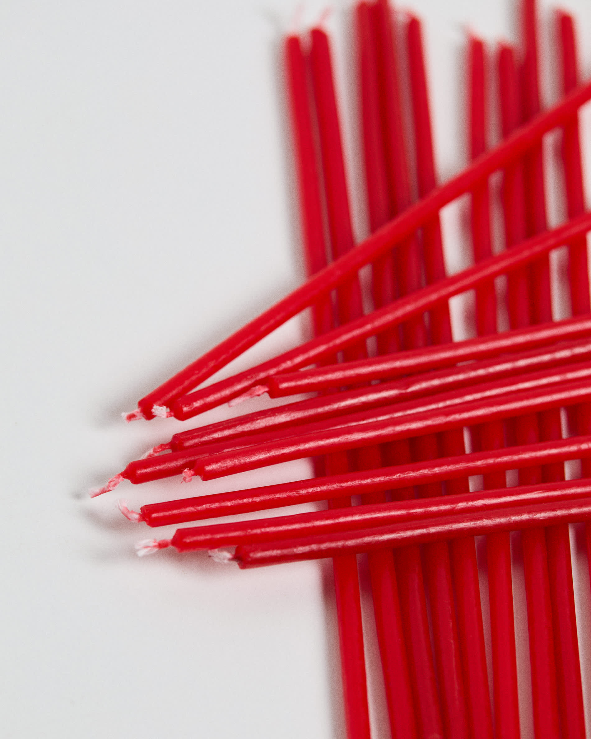 Solvin set of 20 red candles