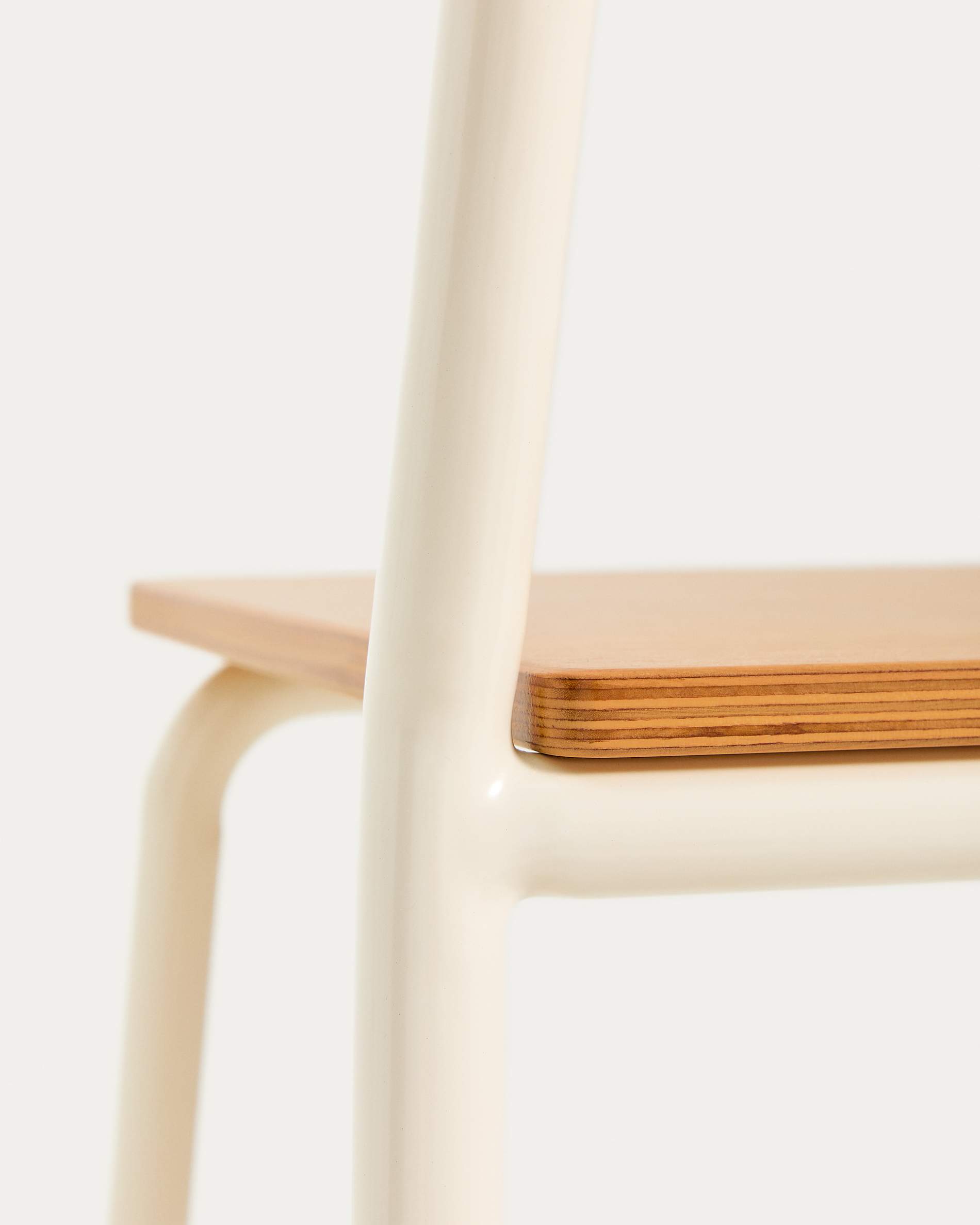 Tinn ash veneer chair with a beige metal structure