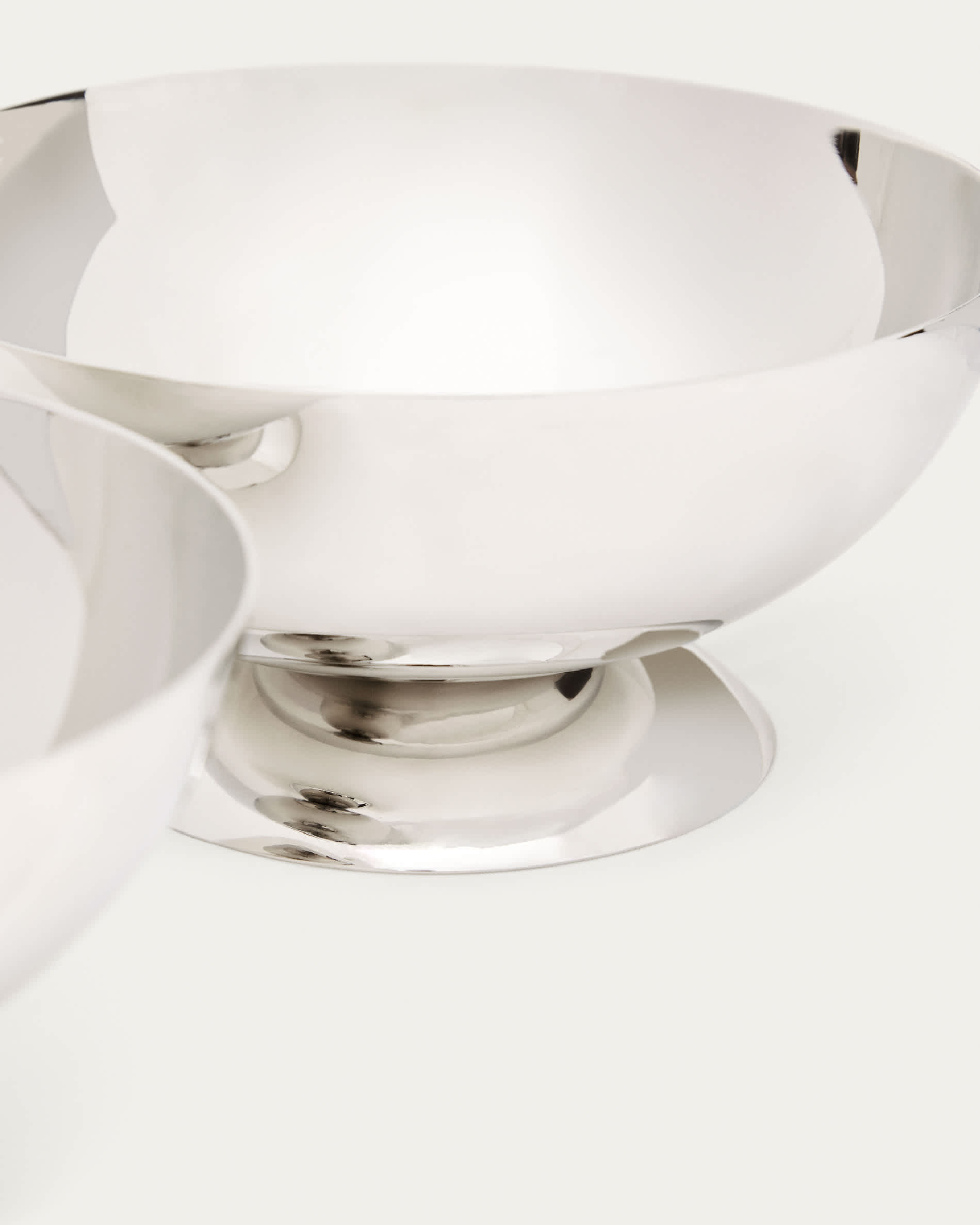 Nirela set of 2 stainless steel bowls