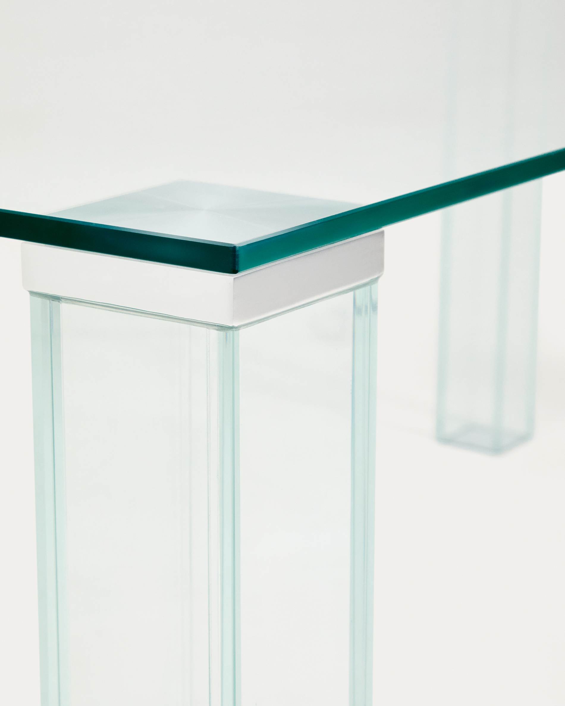 Adularia table in clear tempered glass 200 x 100cm