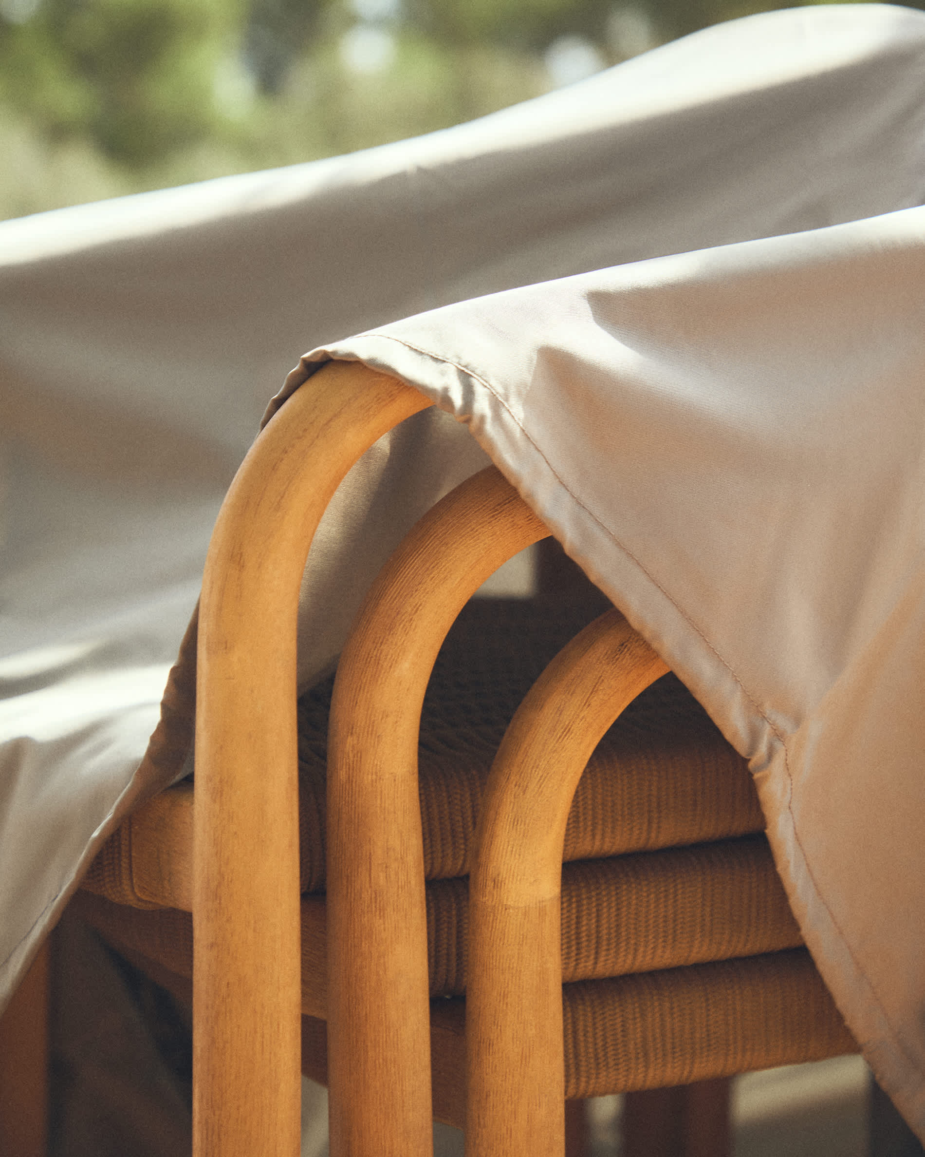 Iria protective cover for outdoor furniture max. 70 x 75 cm