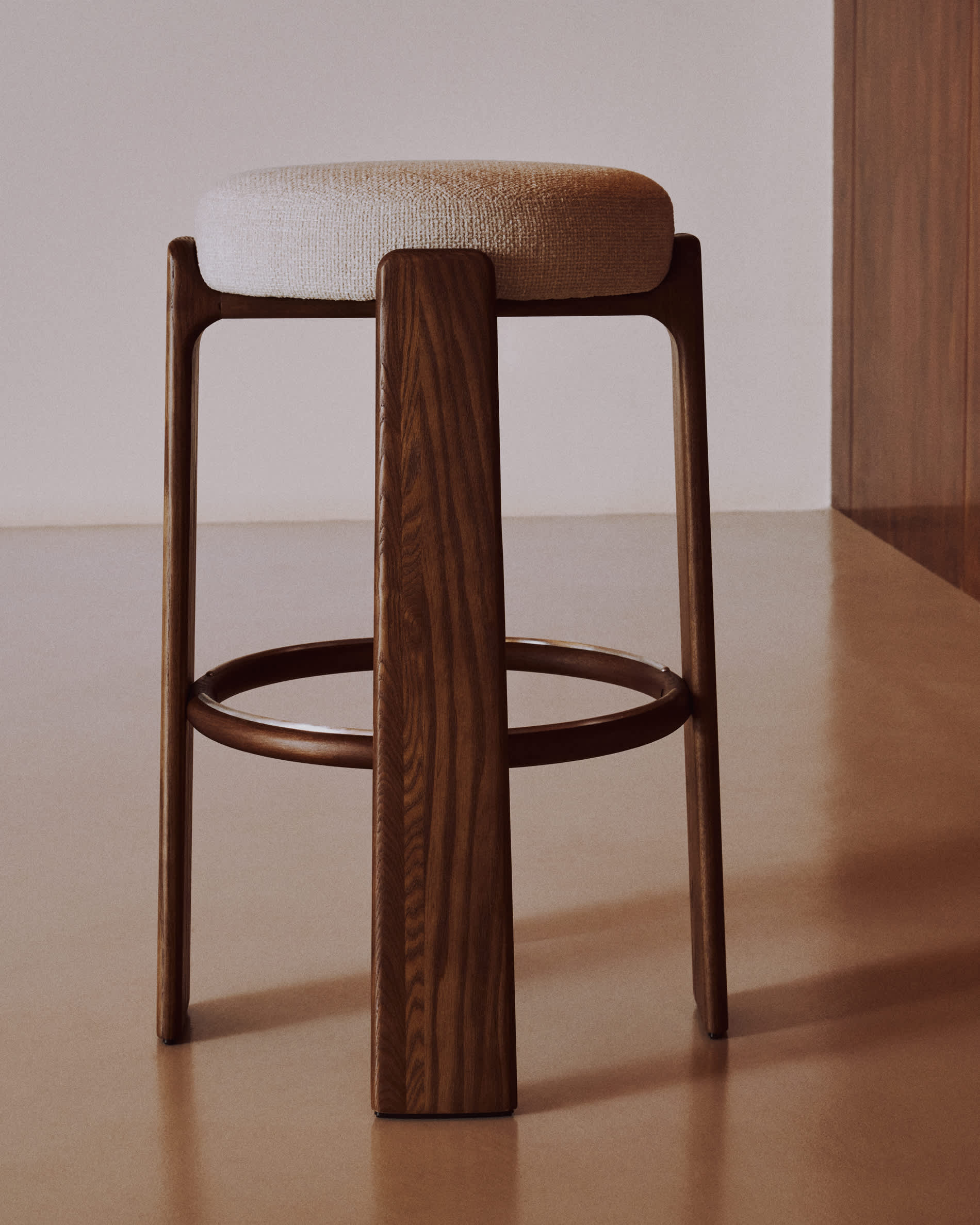 Granite stool in beige chenille and solid ash wood with walnut-coloured finish FSC 100% 75cm