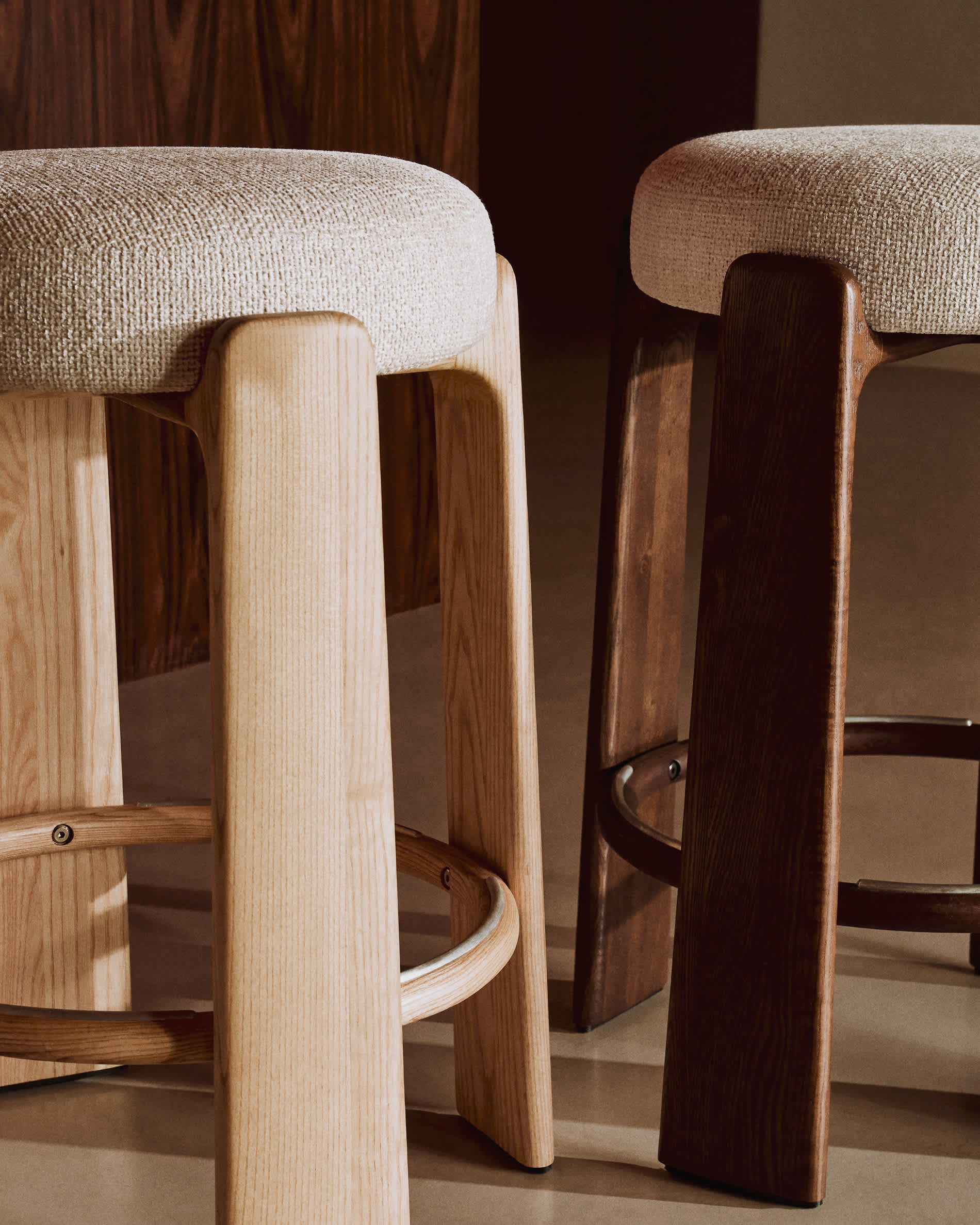 Granite fire-retardant stool in beige chenille and solid ash wood with natural-coloured finish FSC 100% 65cm