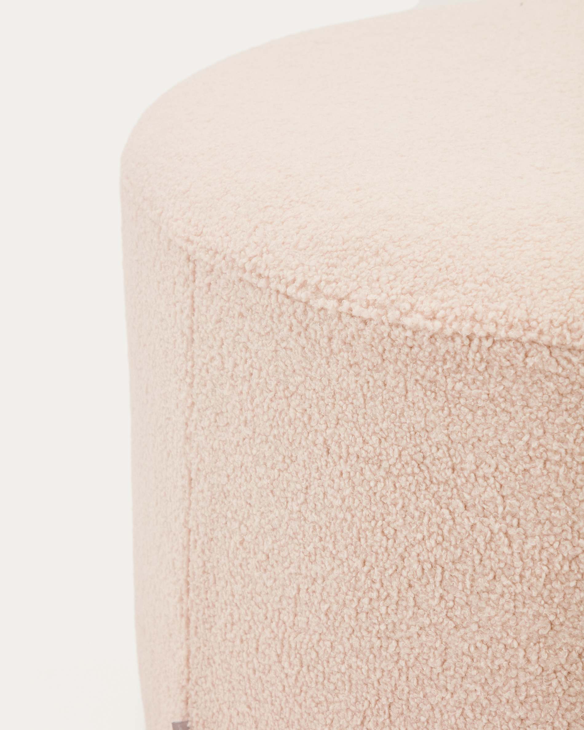 Kaeli footrest cover in pink bouclé Ø 60 cm