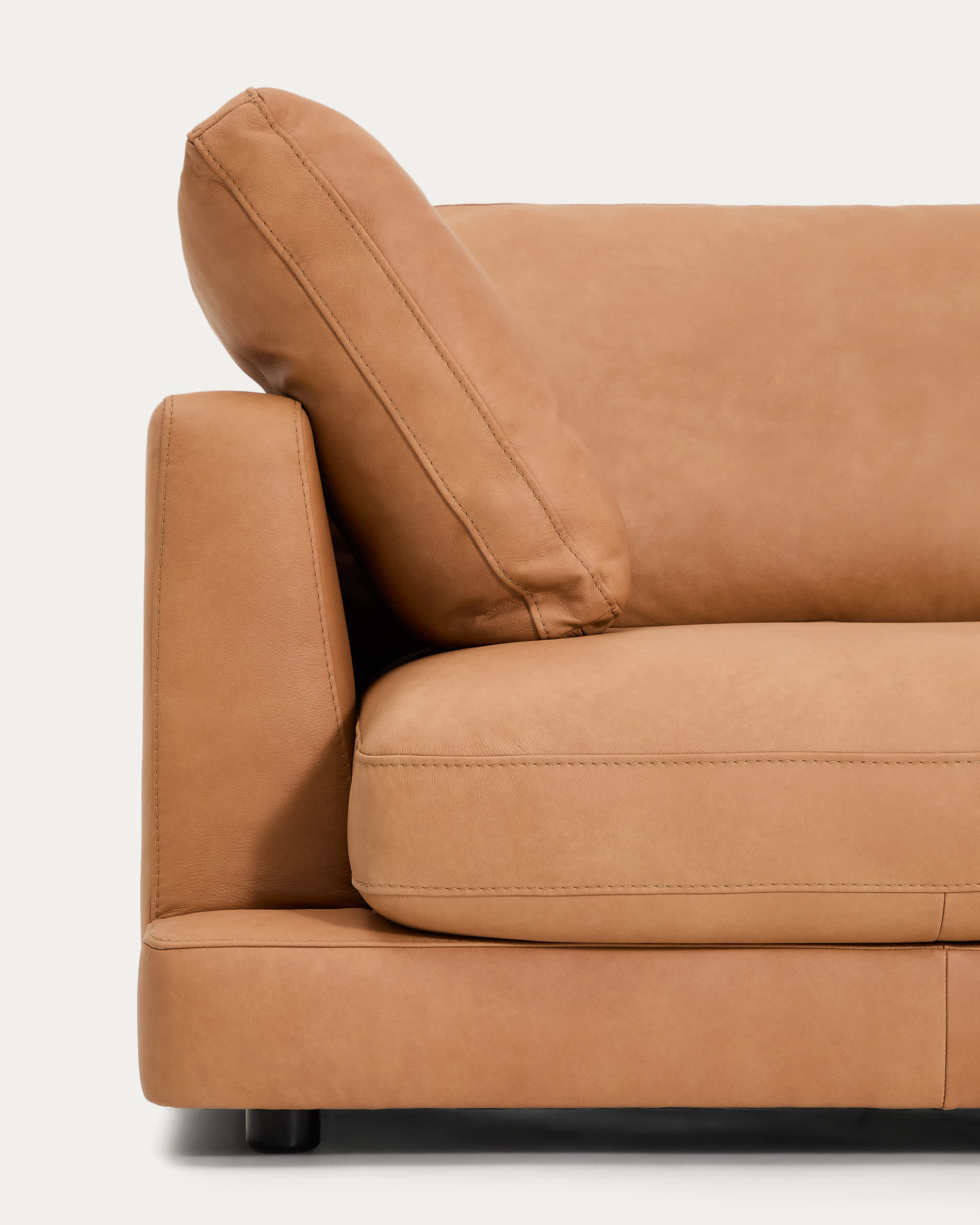 Gala 6-seater sofa in brown leather 390cm