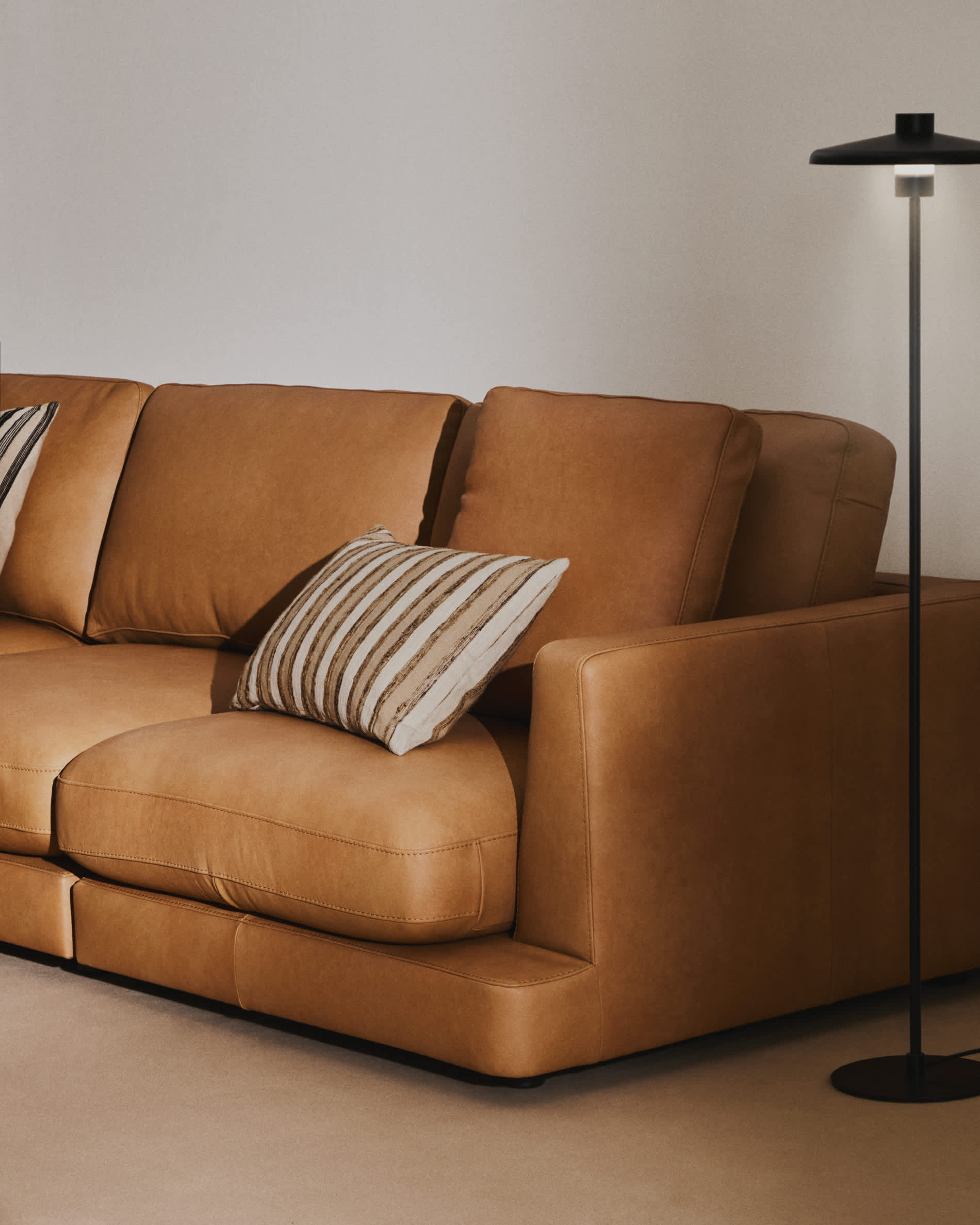 Gala 4-seater sofa in brown leather 300cm