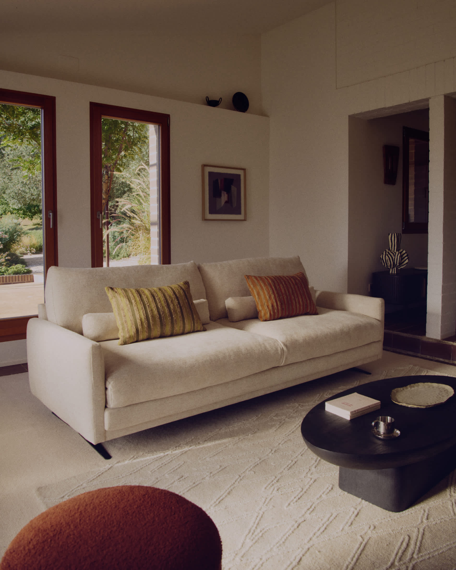 Veliro fire-retardant 3-seater sofa in beige with steel legs with black finish 240 cm FSC Mix Credit