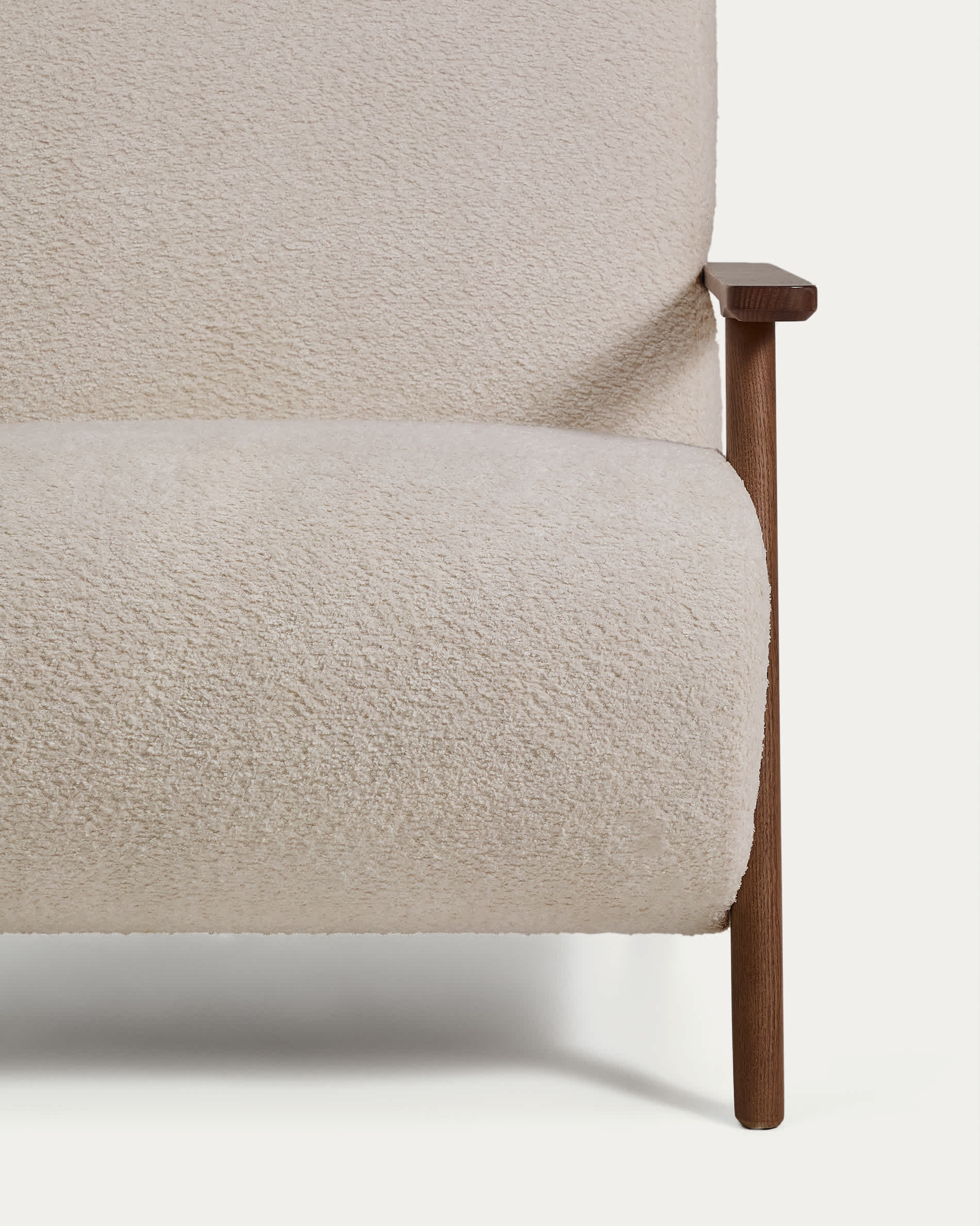 Meghan fire-retardant armchair in beige bouclé and solid ash wood with walnut-coloured finish FSC Mix Credit