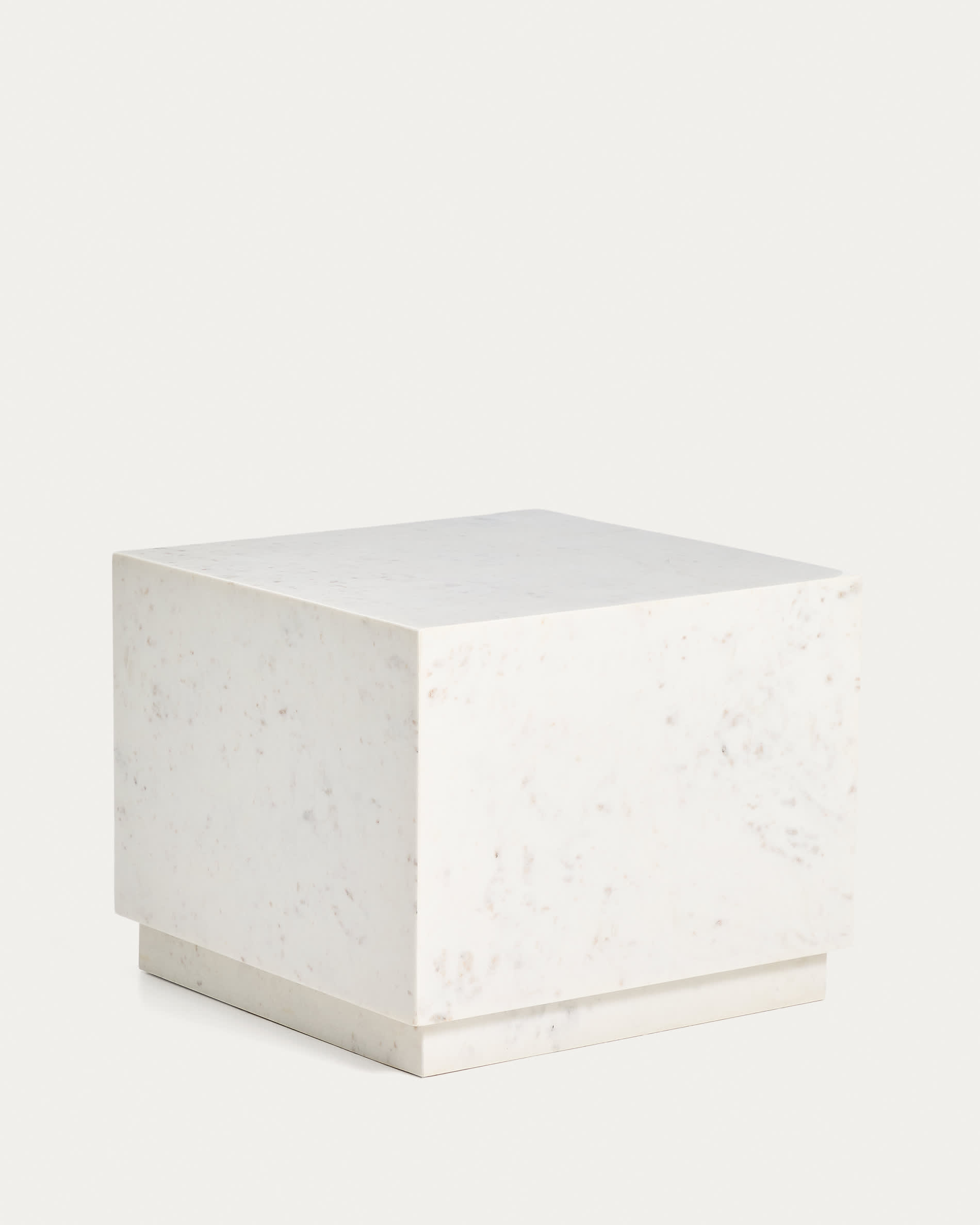 Sorein side table in white marble 50 x 50 cm