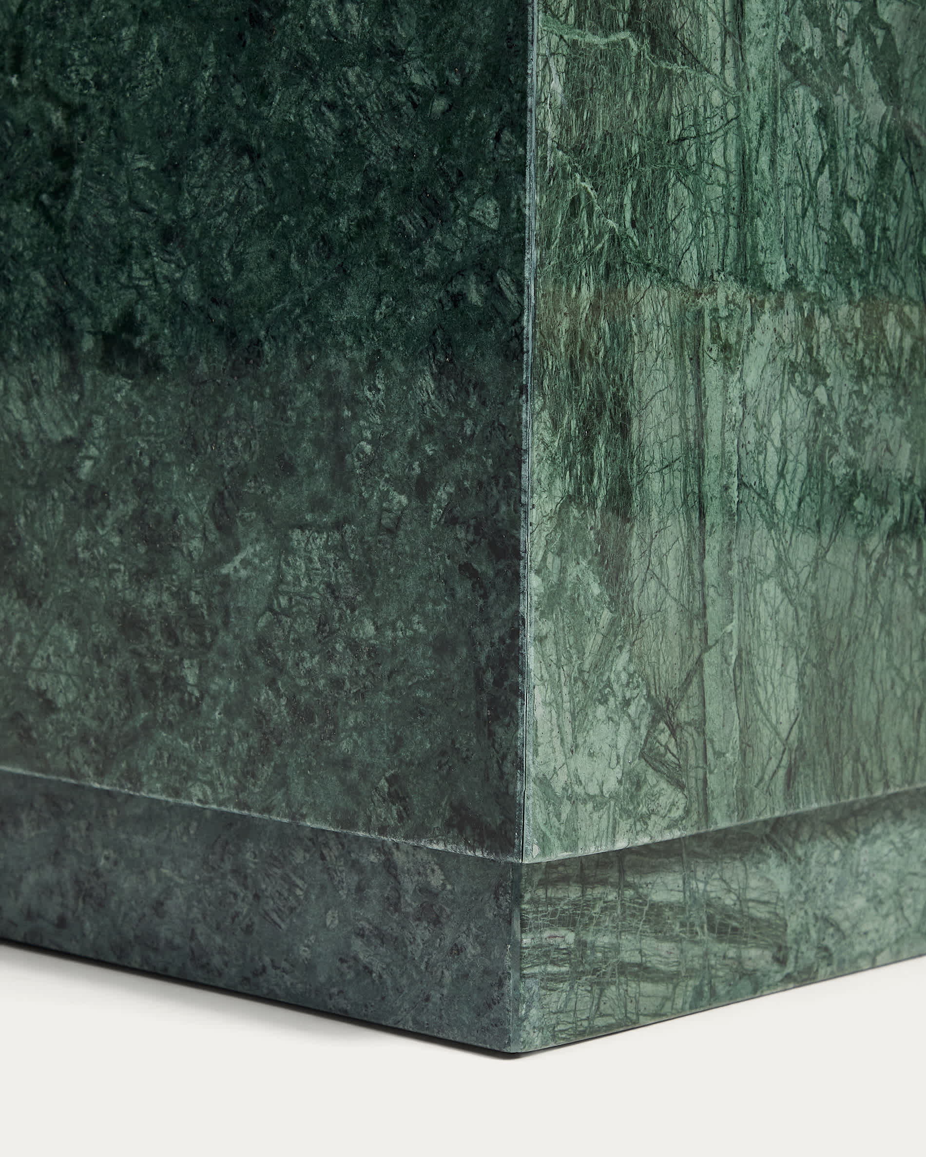 Sorein side table in green marble 40 x 40 cm