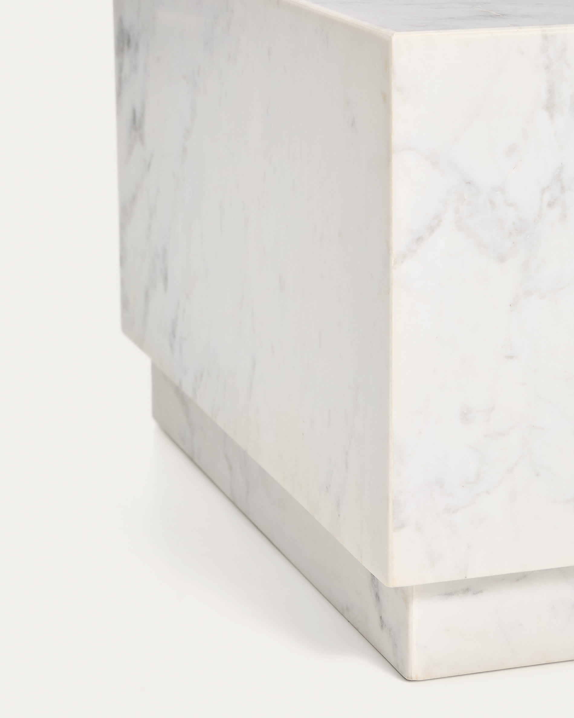 Sorein coffee table in white marble 100 x 50 cm