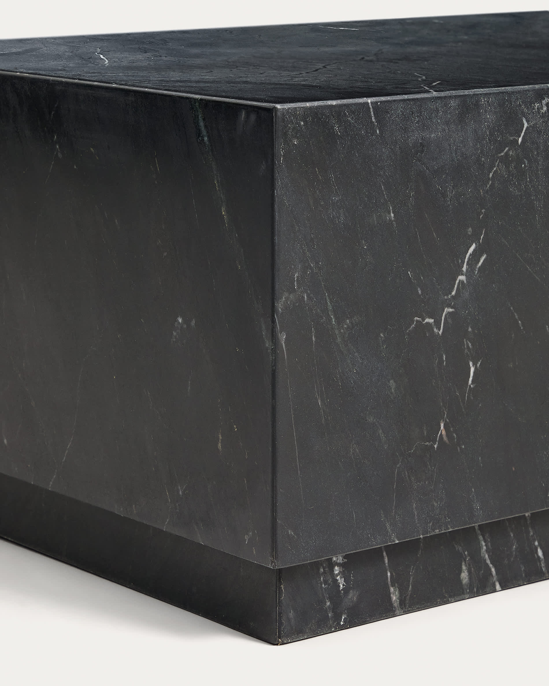 Sorein coffee table in black marble 100 x 50 cm