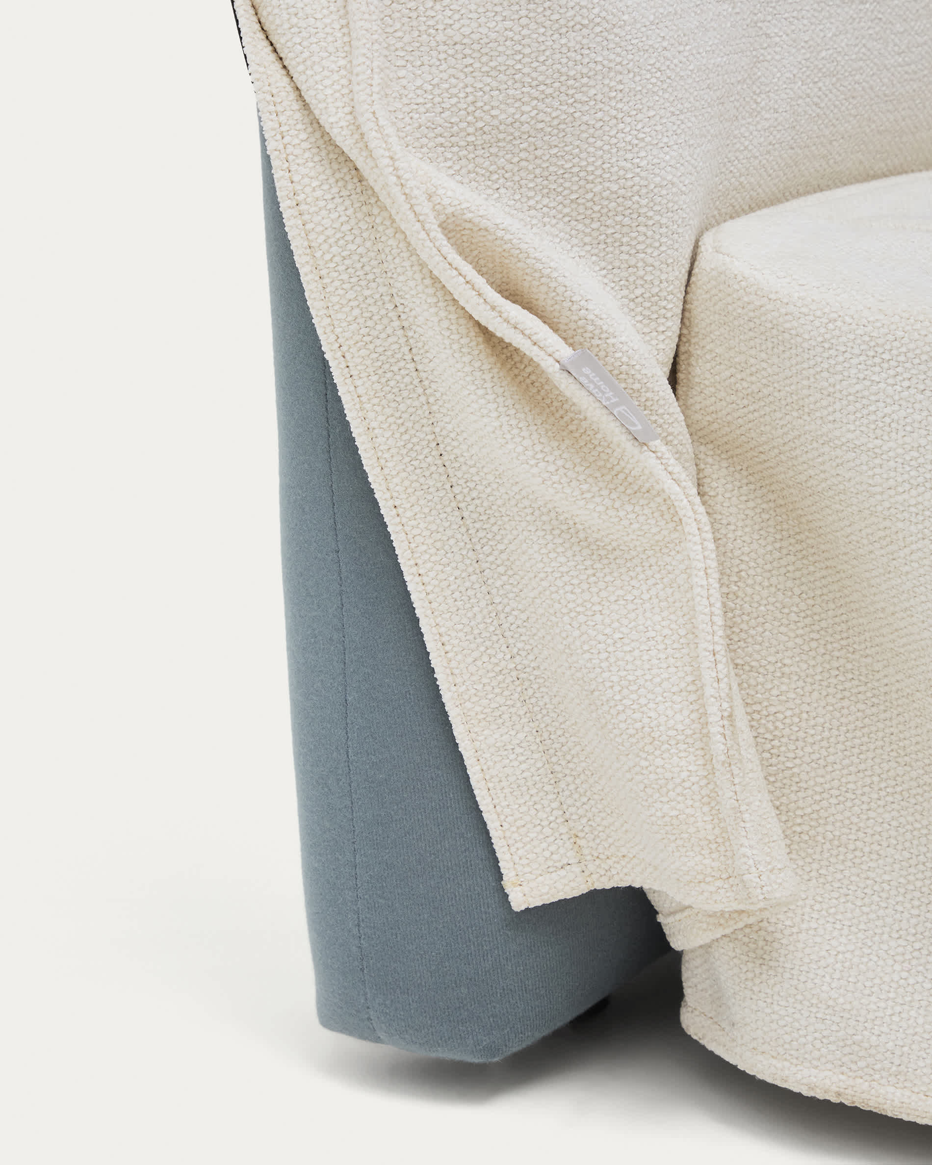 Jaira headboard cover in white chenille for a bed up to 160 cm