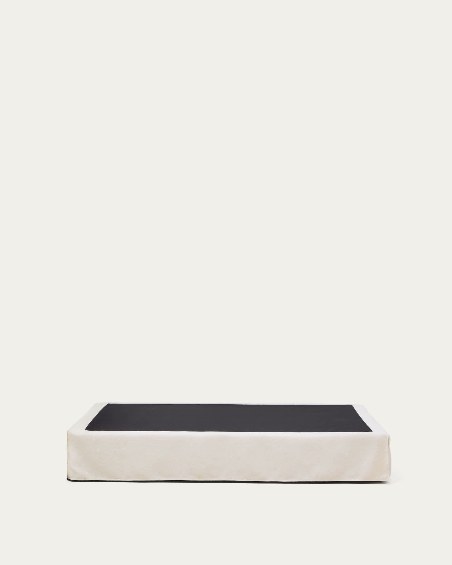 Jaira bed base with removable cover in white chenille for 150 x 190cm mattress