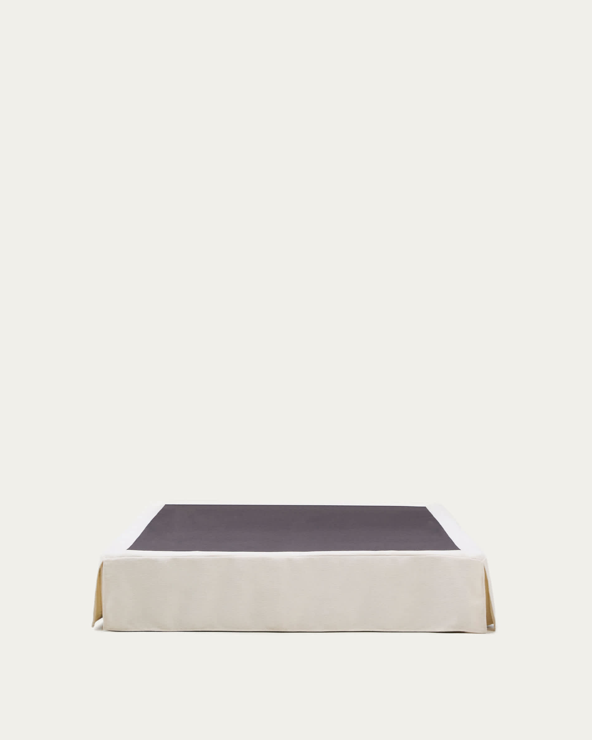 Jaira bed base with removable cover in white chenille for 150 x 190cm mattress