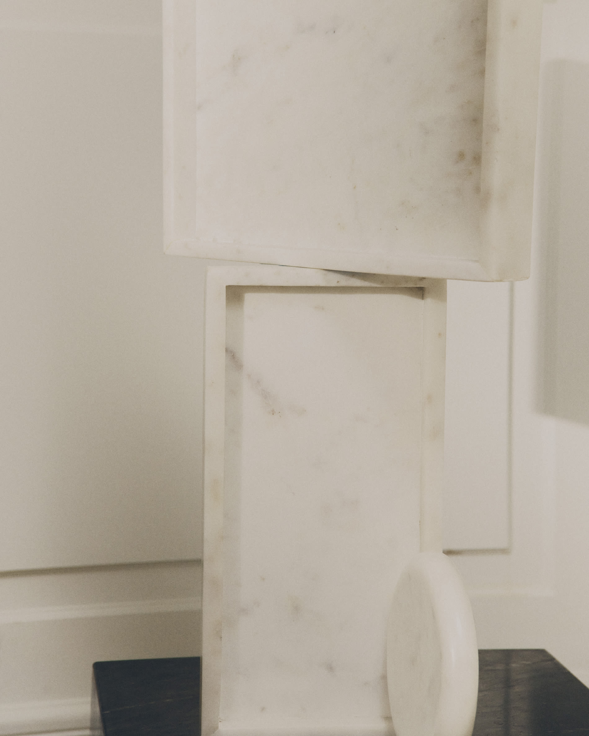 Serela tray in white marble 35 x 18 cm