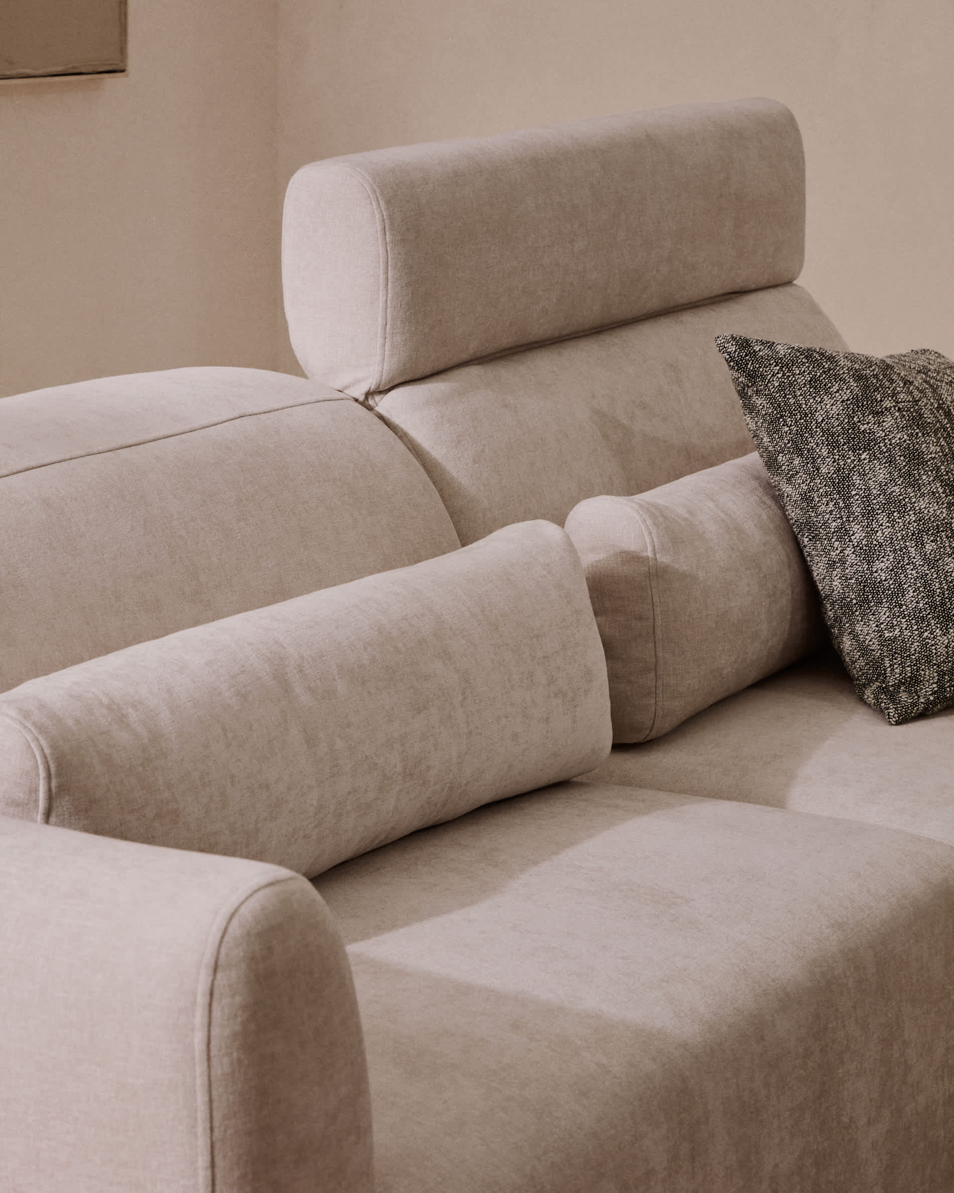 Lares 4-seater sofa with motorised sliding seats and reclining headrest in beige chenille 290cm