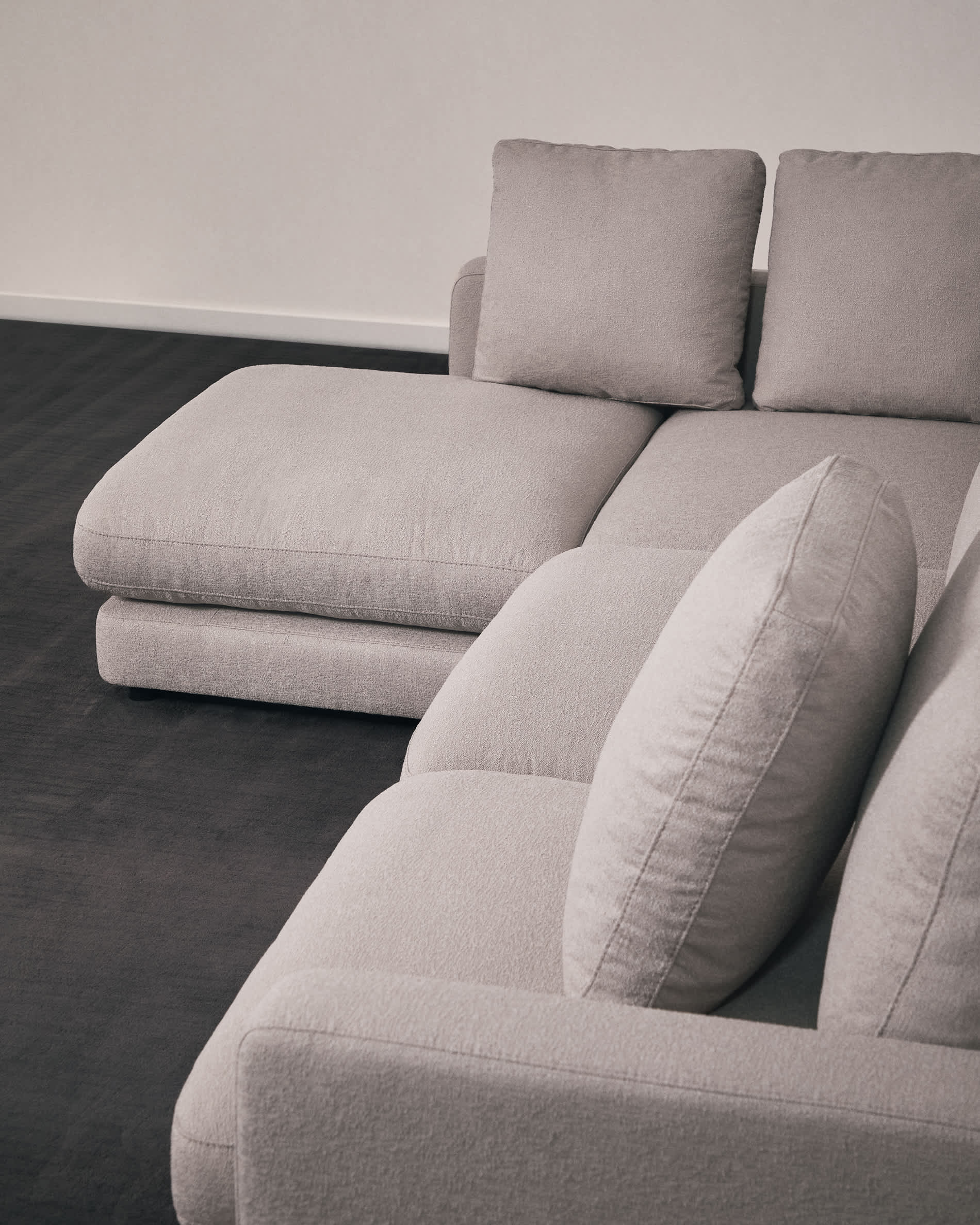 Gala 4-seater grey micro bouclé sofa with left-hand chaise longue FSC Mix Credit 300 cm