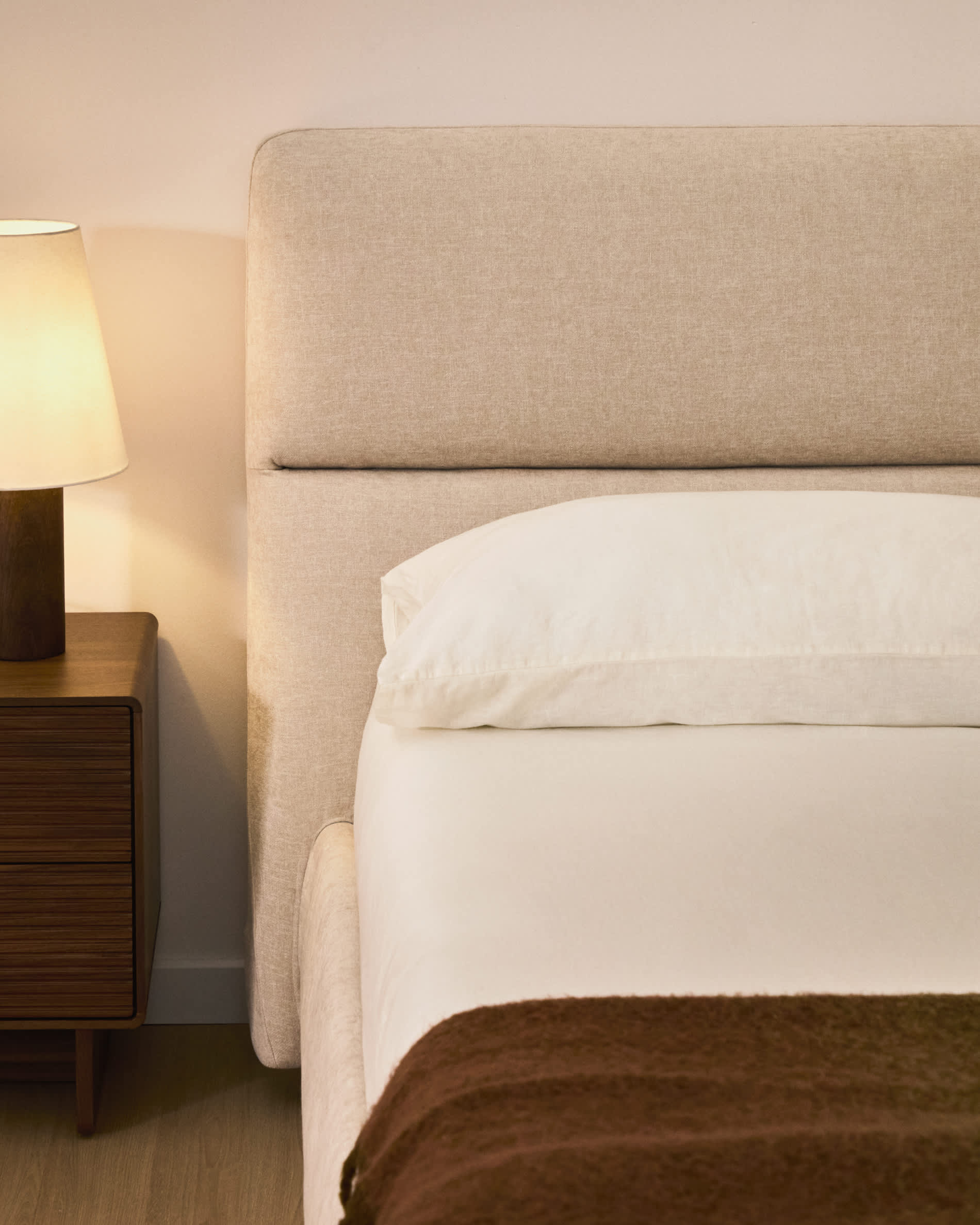 Dafra beige chenille removable-cover bed with ottoman base for 160 x 200 cm mattress
