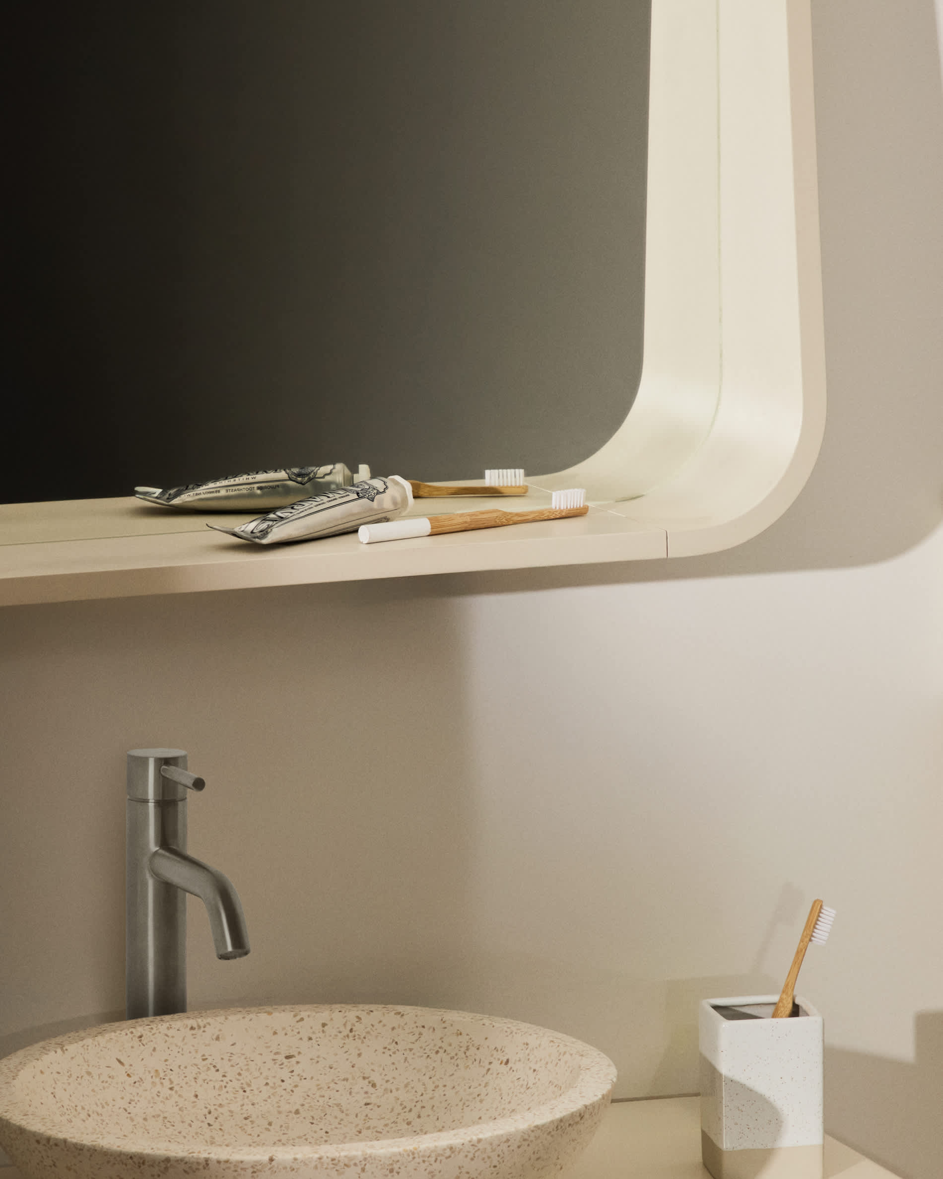 Salaya mirror in lacquered beige ash laminated plywood 90 x 60 cm