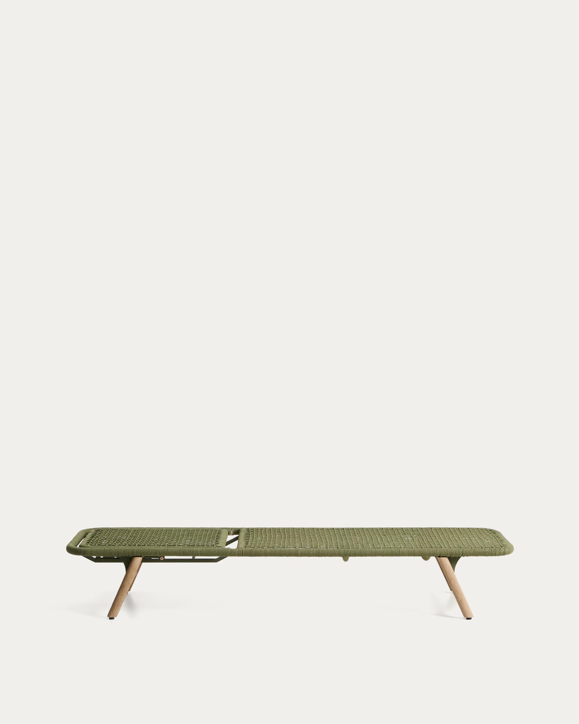 Dandara sun lounger in steel, green rope and legs in solid FSC 100% acacia wood